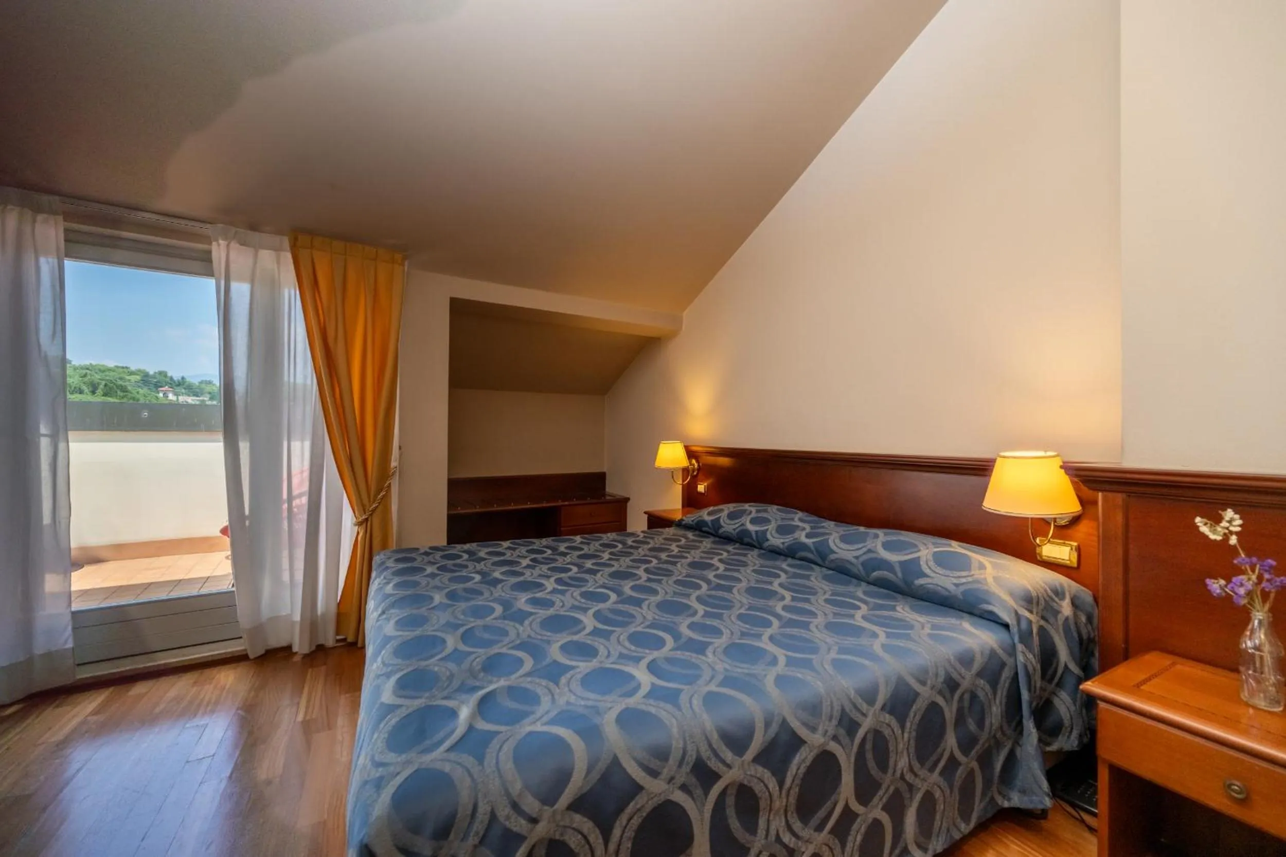 View (from property/room), Bed in Centro Paolo VI