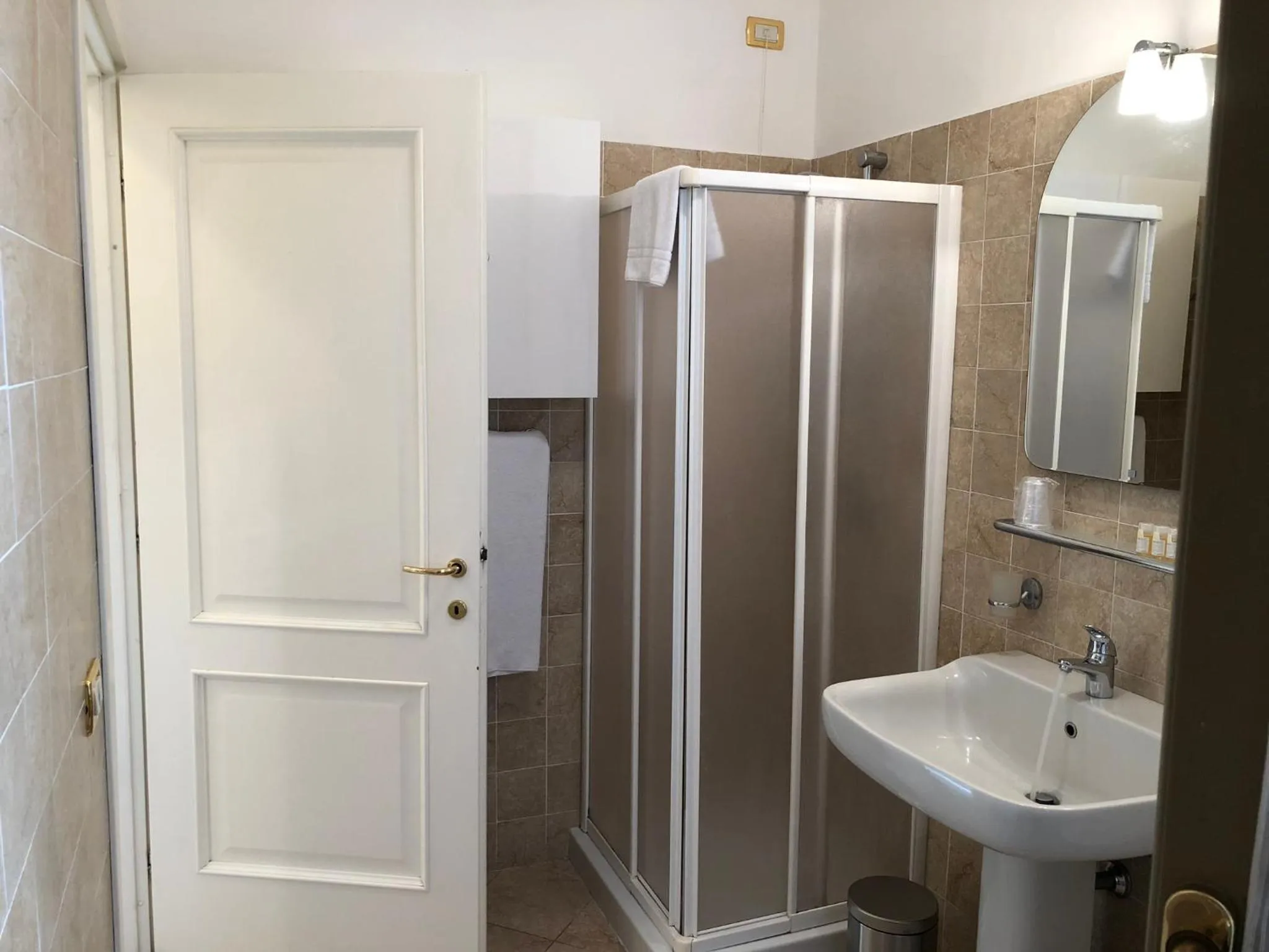 Shower in Centro Paolo VI