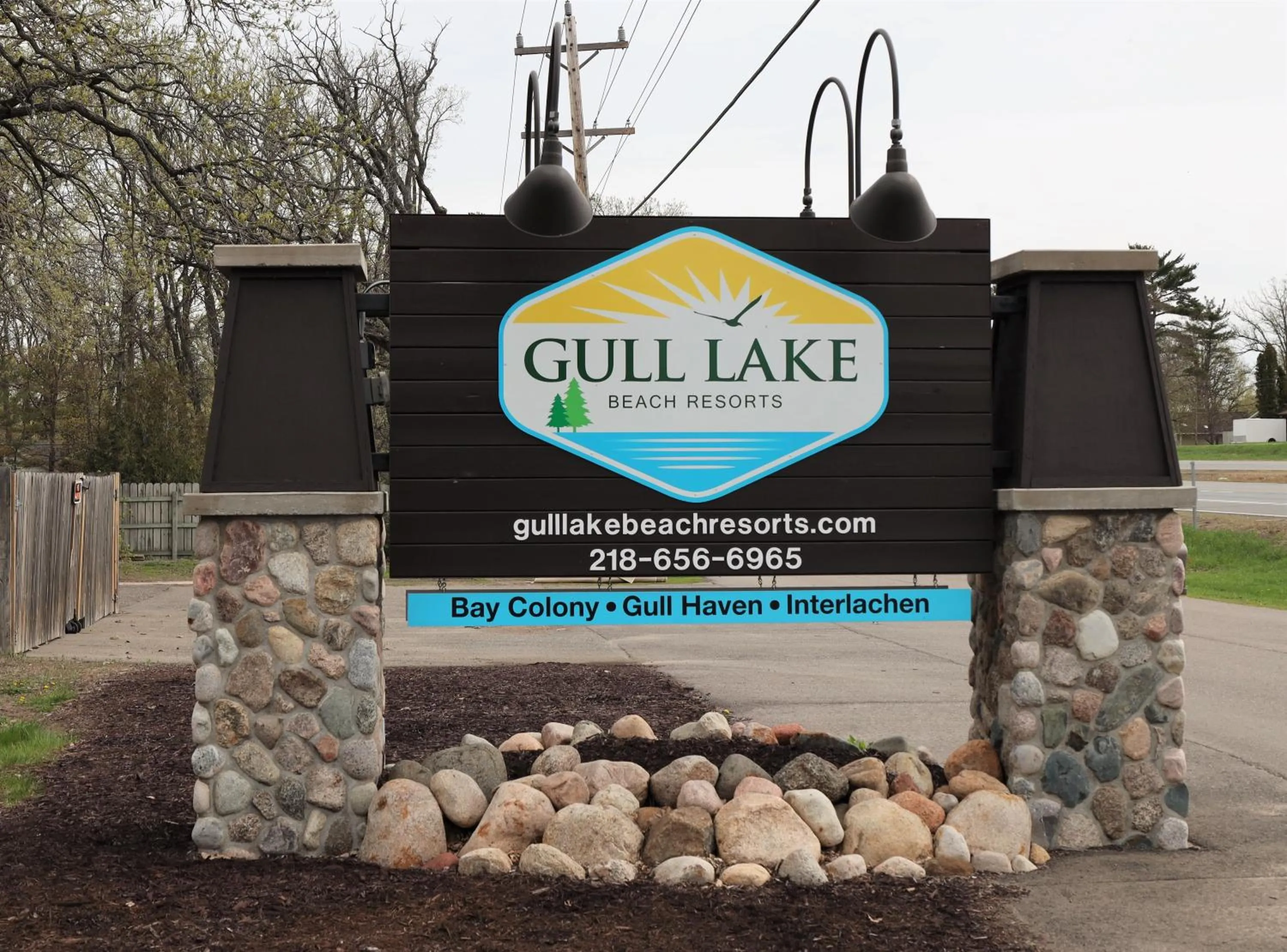 Logo/Certificate/Sign in Bay Colony 774 - Upper