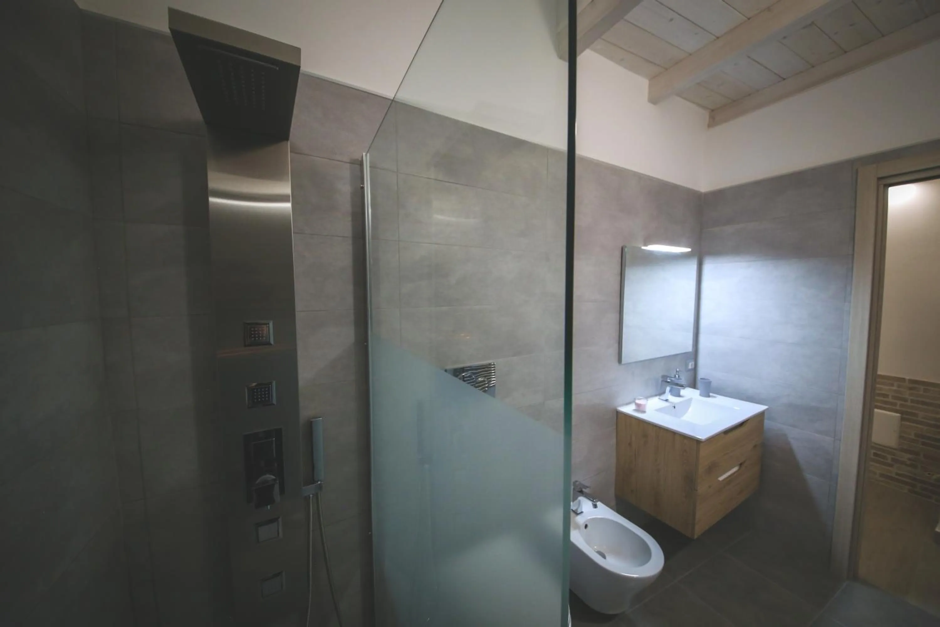 Shower in Maris Terra