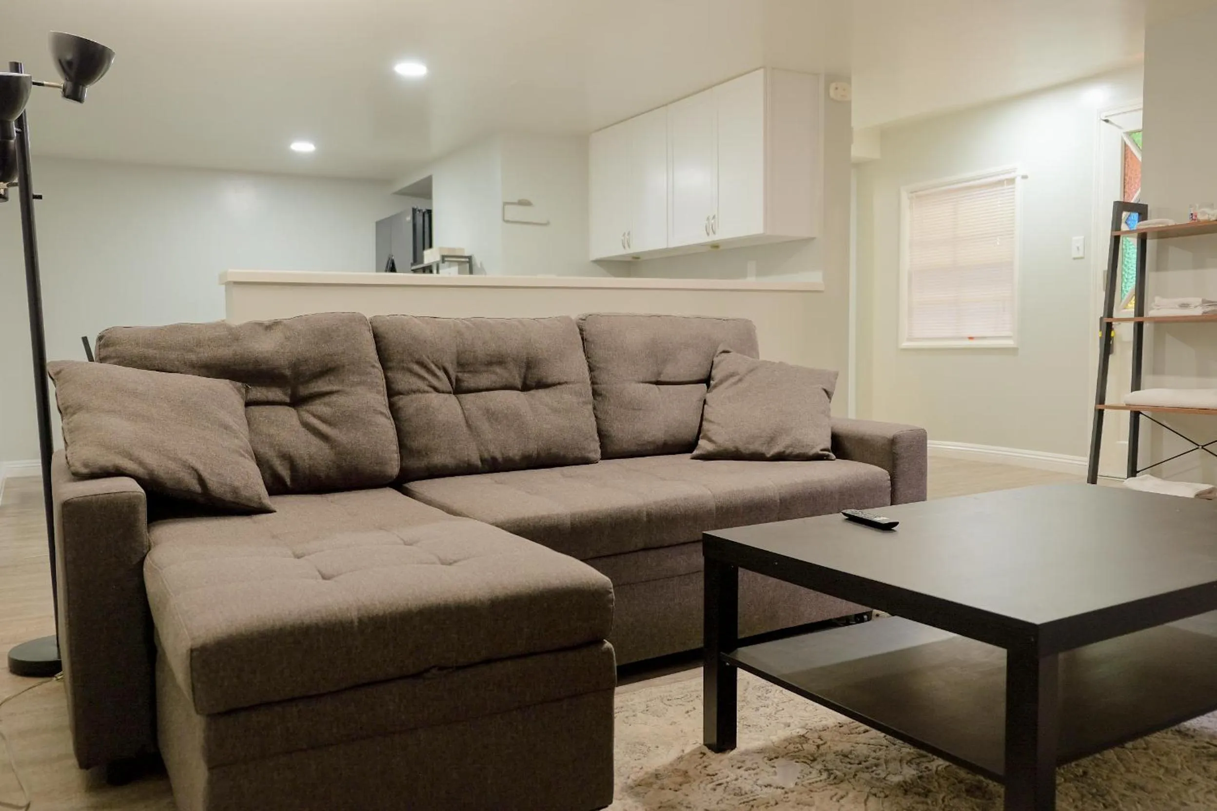 Living room in Sherwood Arms Motel