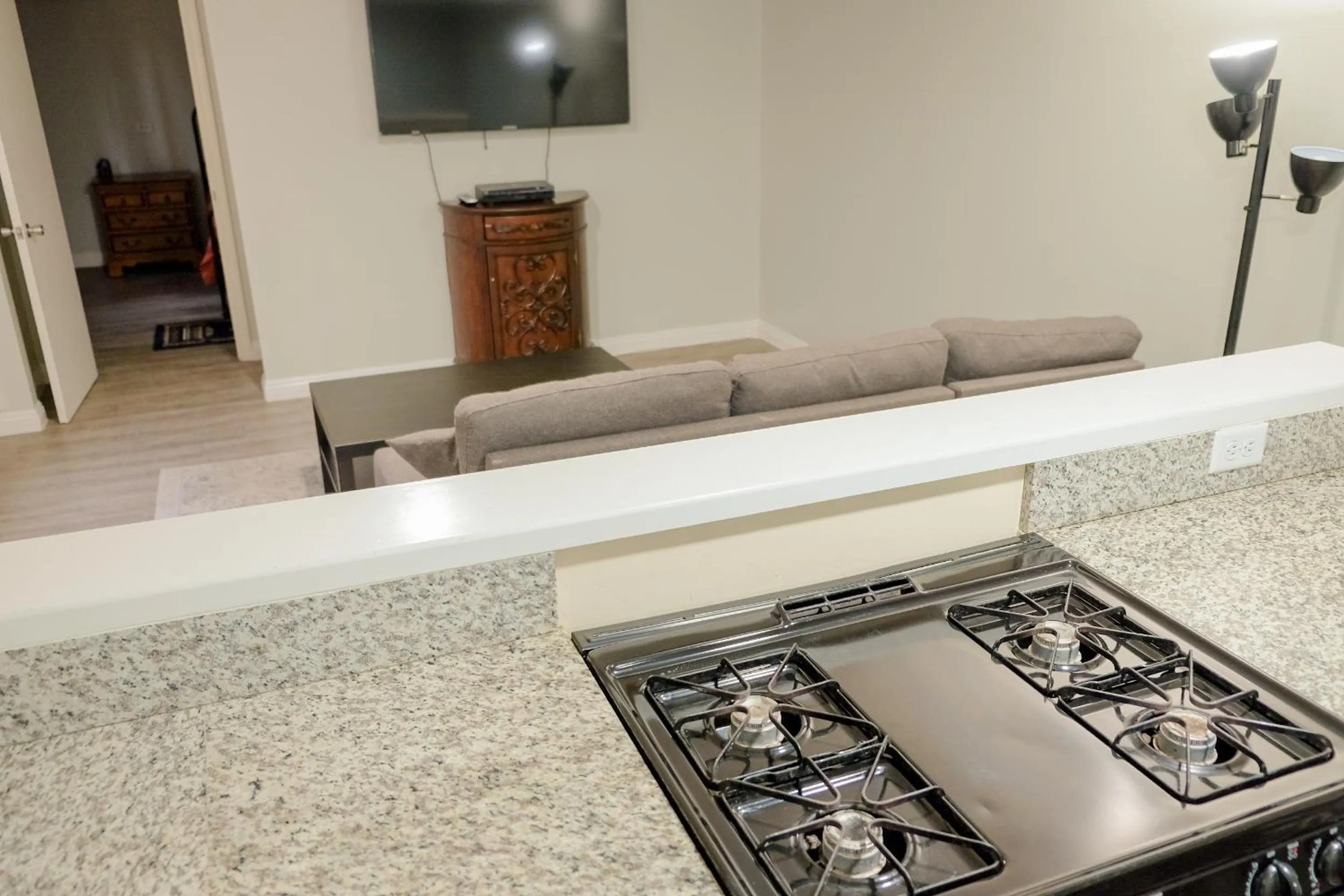 TV and multimedia in Sherwood Arms Motel