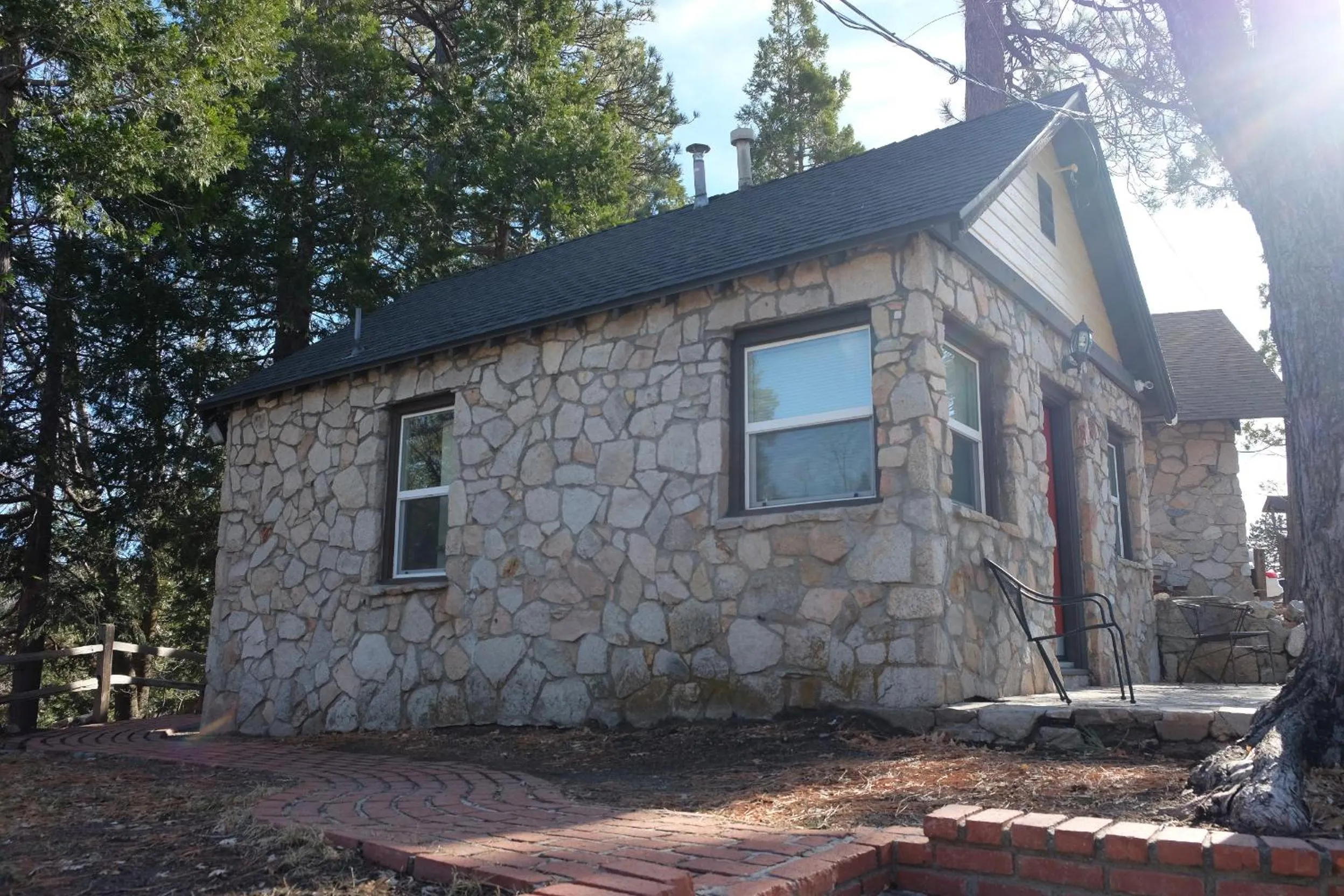Property building in Sherwood Arms Motel