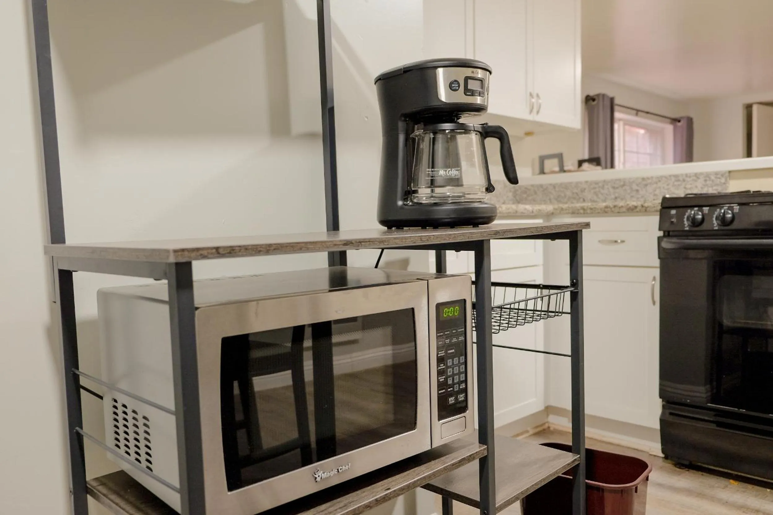 minibar in Sherwood Arms Motel