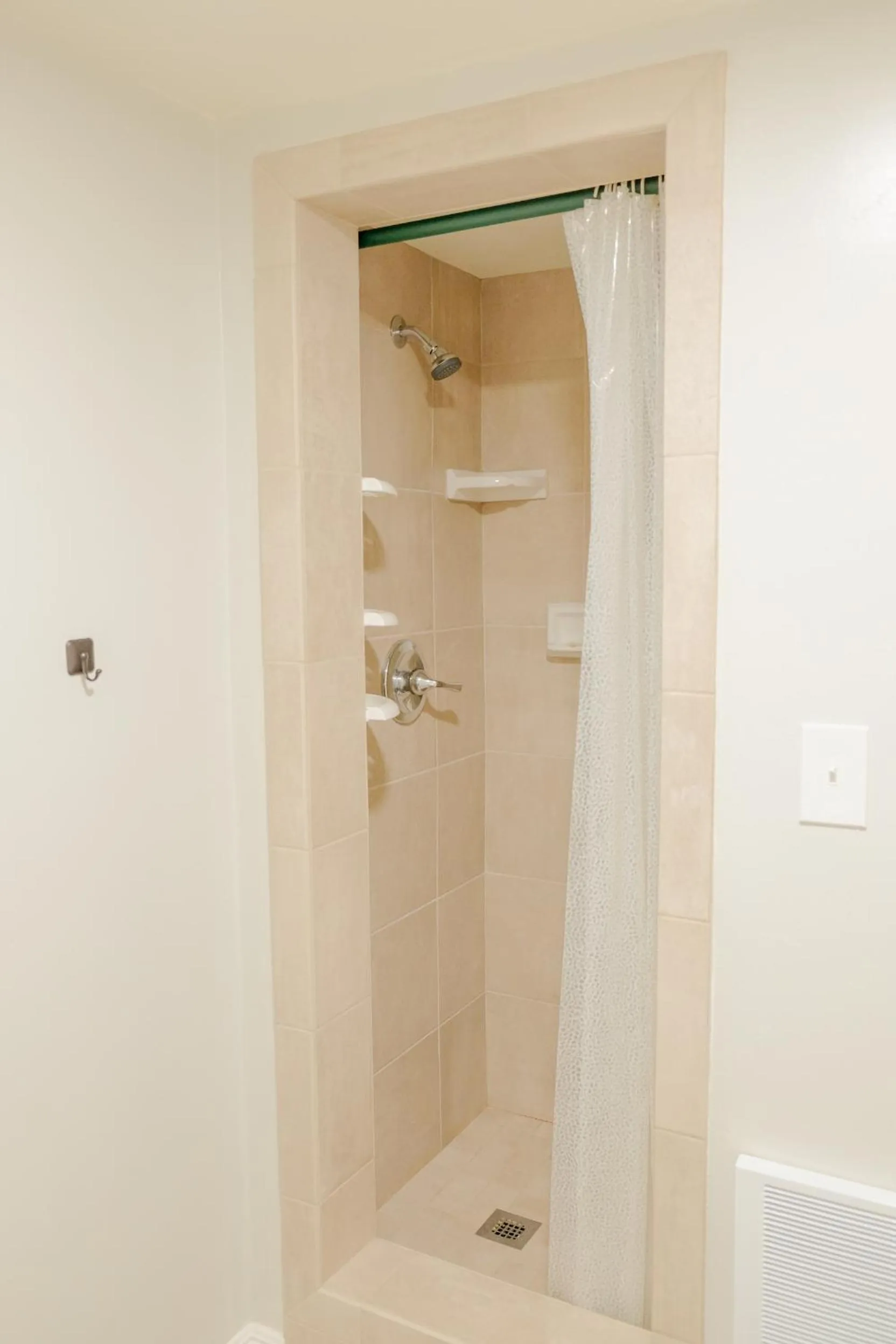 Shower in Sherwood Arms Motel