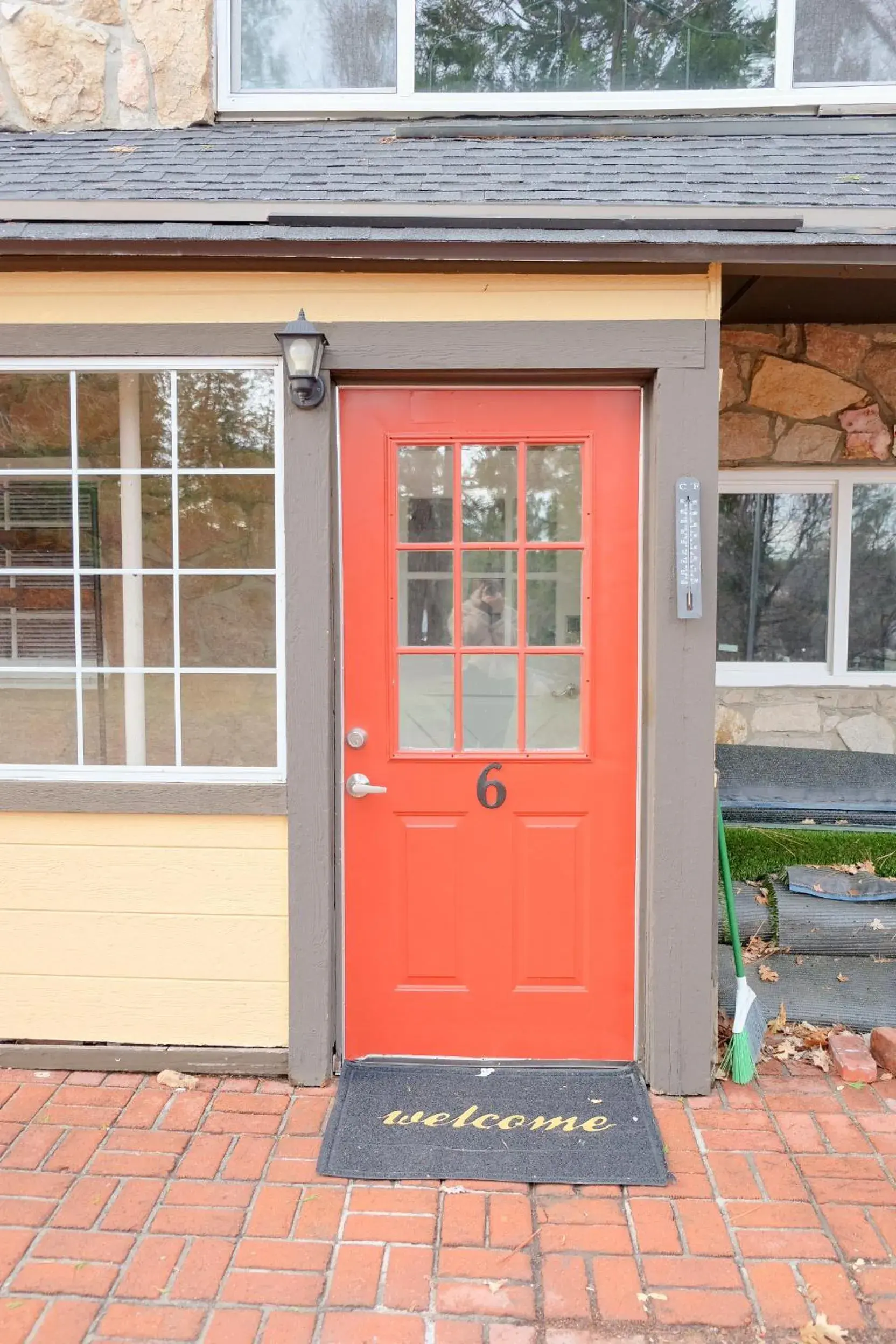 Property building in Sherwood Arms Motel Property building in Sherwood Arms Motel