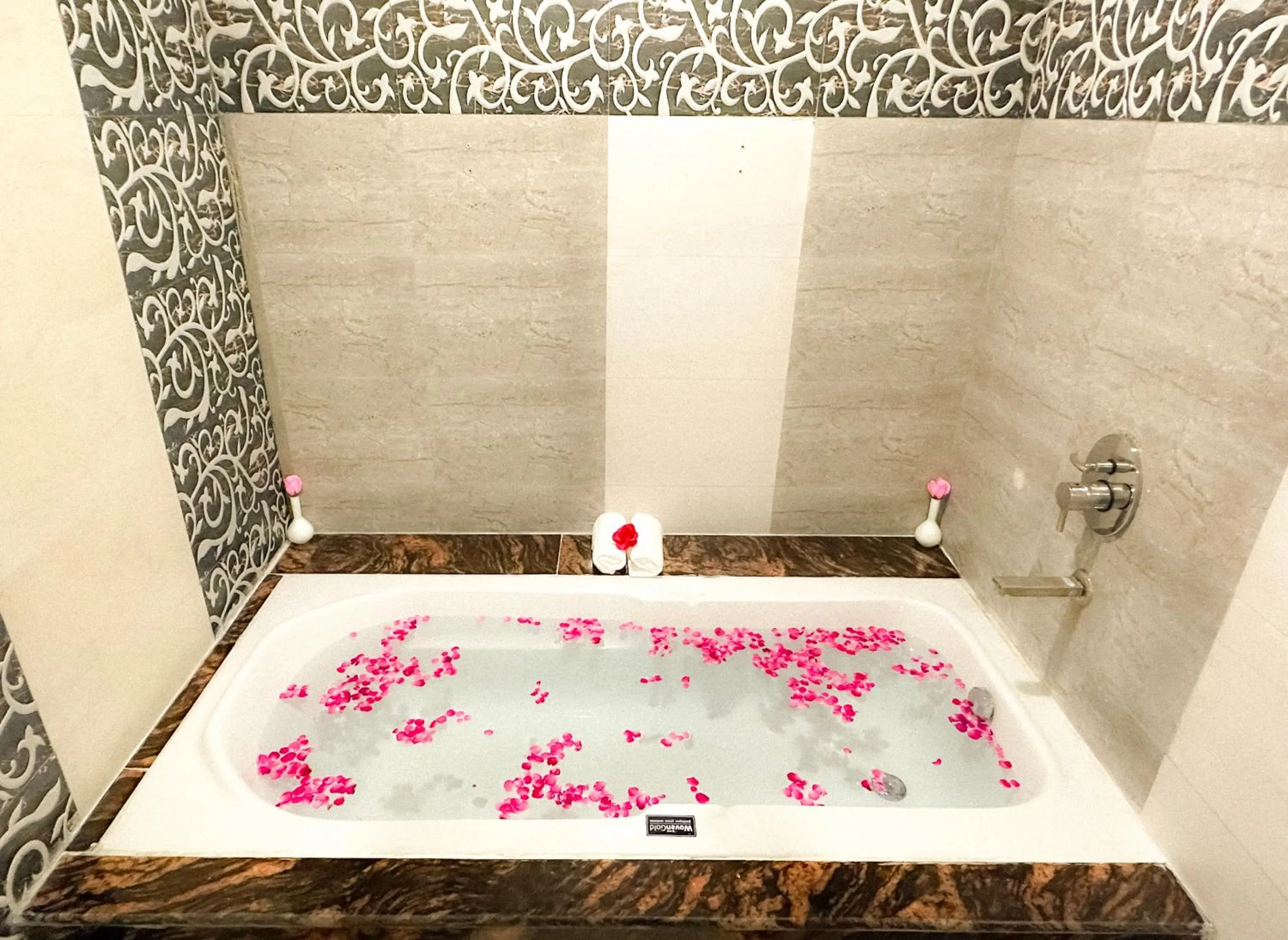 Bath in Ranthambhore National Resort