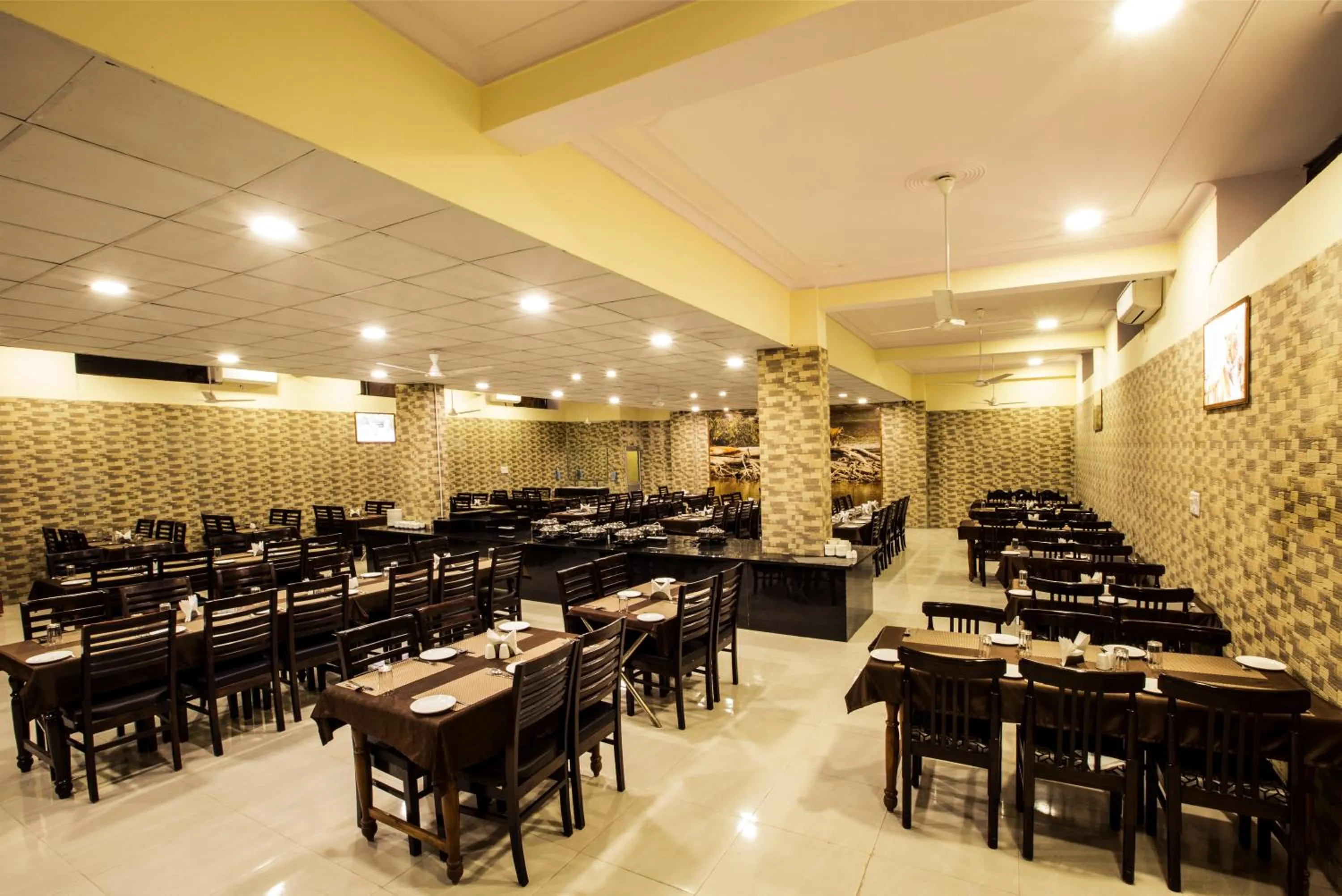 Restaurant/places to eat in Ranthambhore National Resort