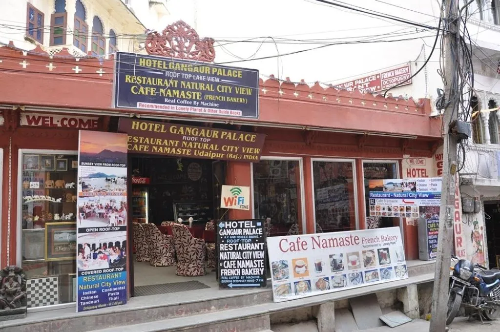 Facade/entrance in Hotel Gangaur Palace