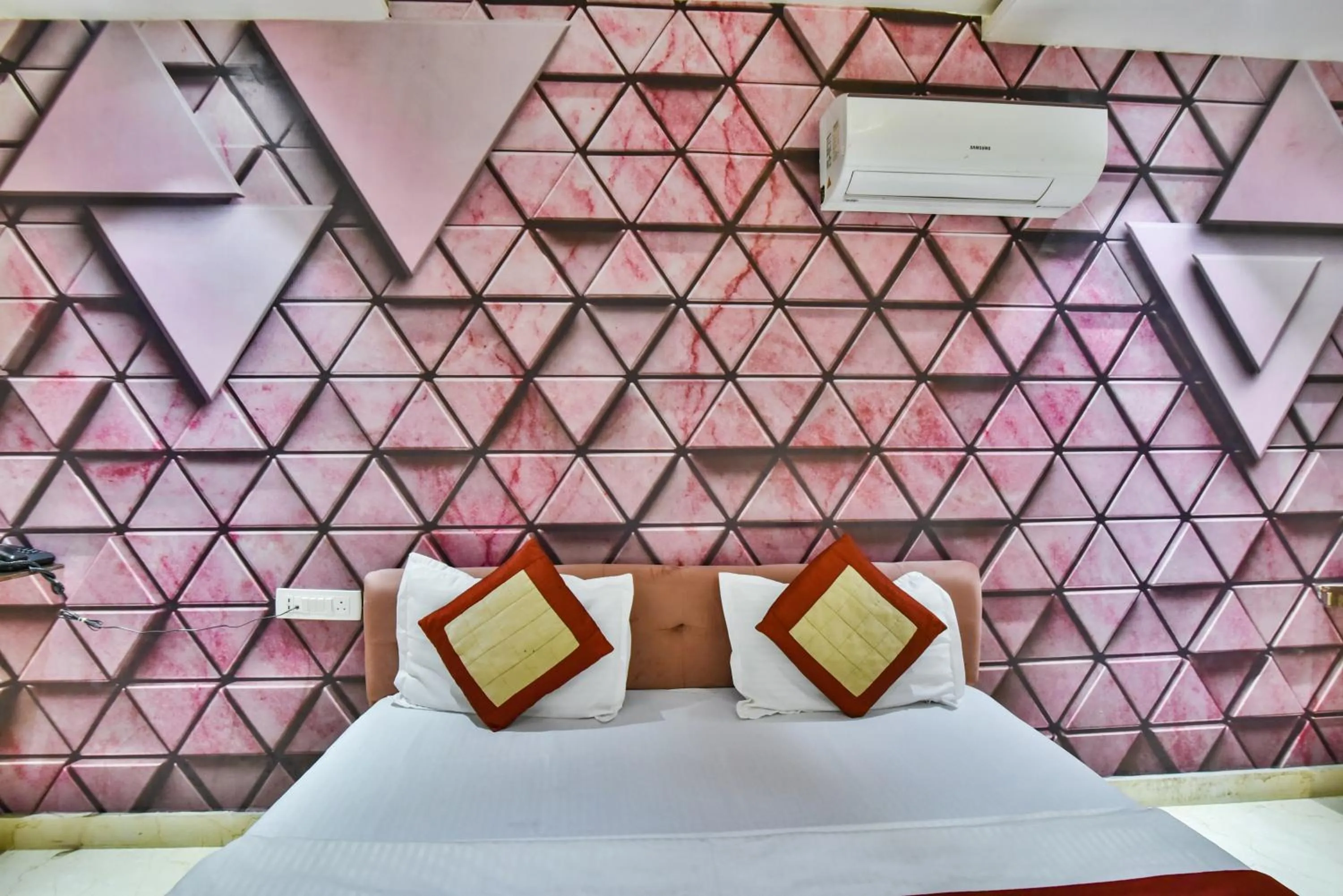 Bedroom, Bed in Hotel Singh International, Amritsar