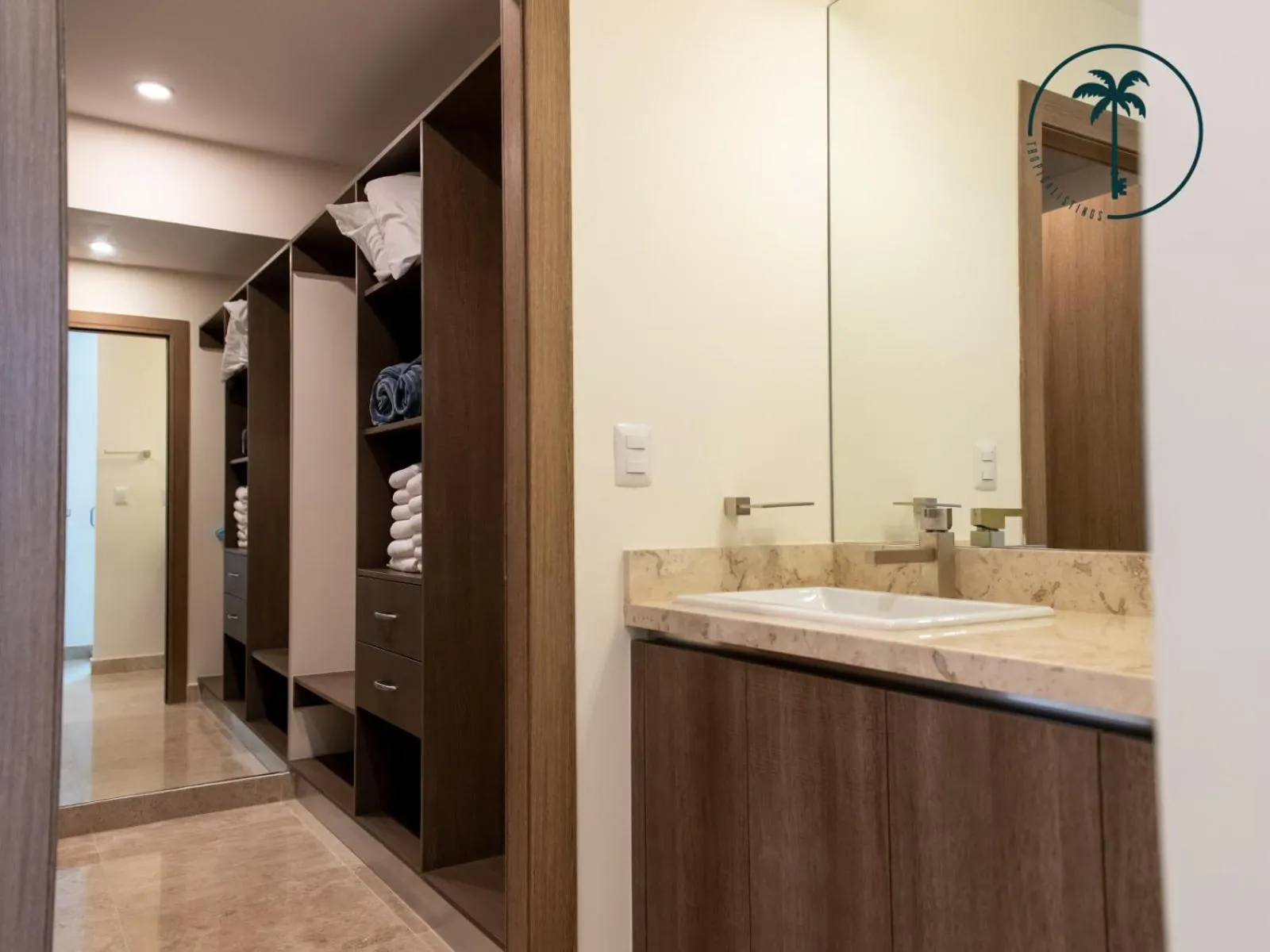 Bathroom in Moderno condominio con vista al mar!