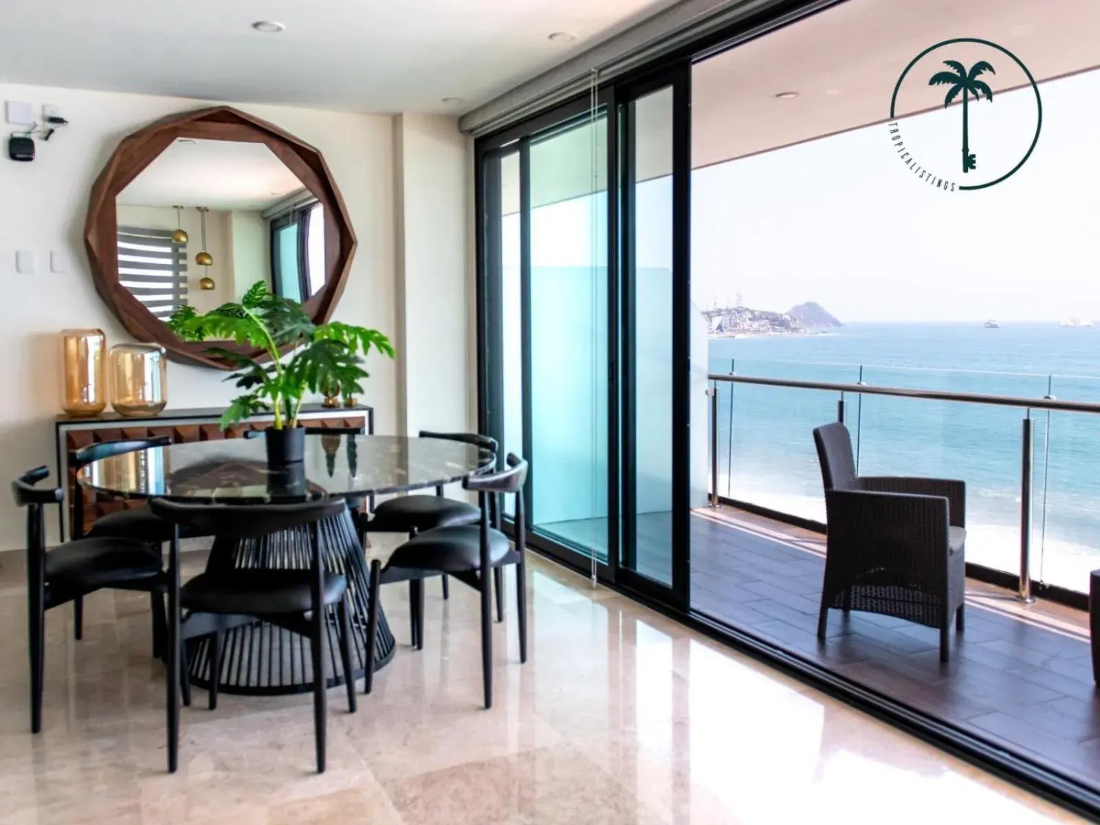 Moderno condominio con vista al mar! Moderno condominio con vista al mar!