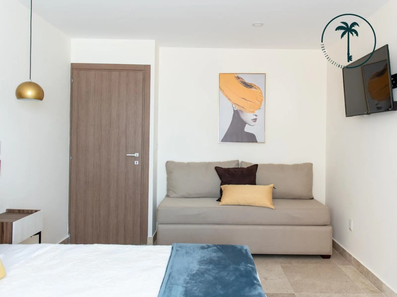 Bed in Moderno condominio con vista al mar!