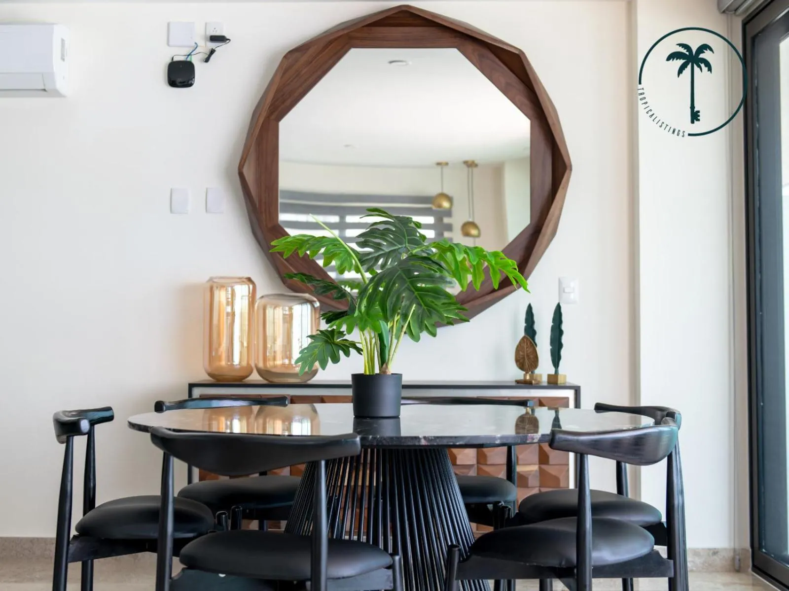 Decorative detail in Moderno condominio con vista al mar!