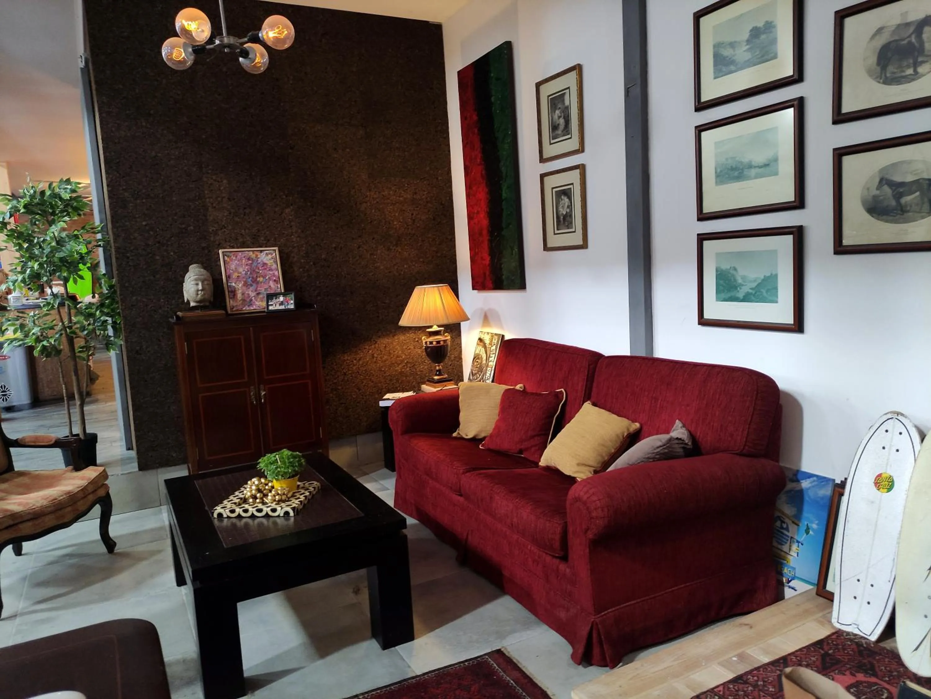 Living room in Caruma Surf Hostel