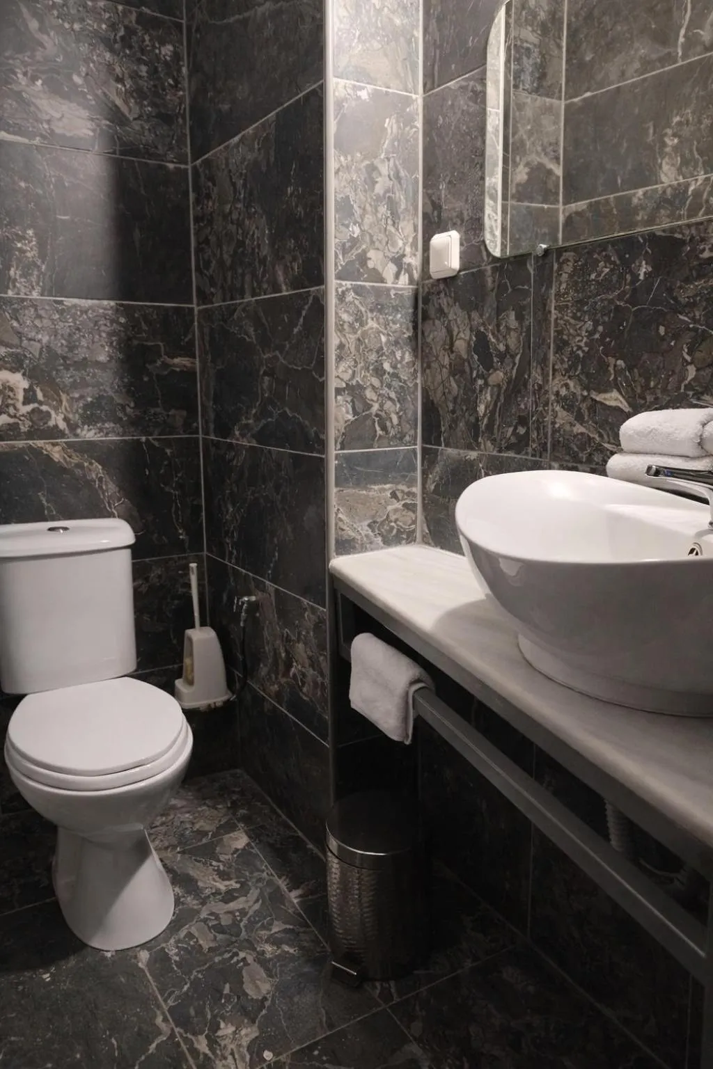 Toilet in Isla Studios