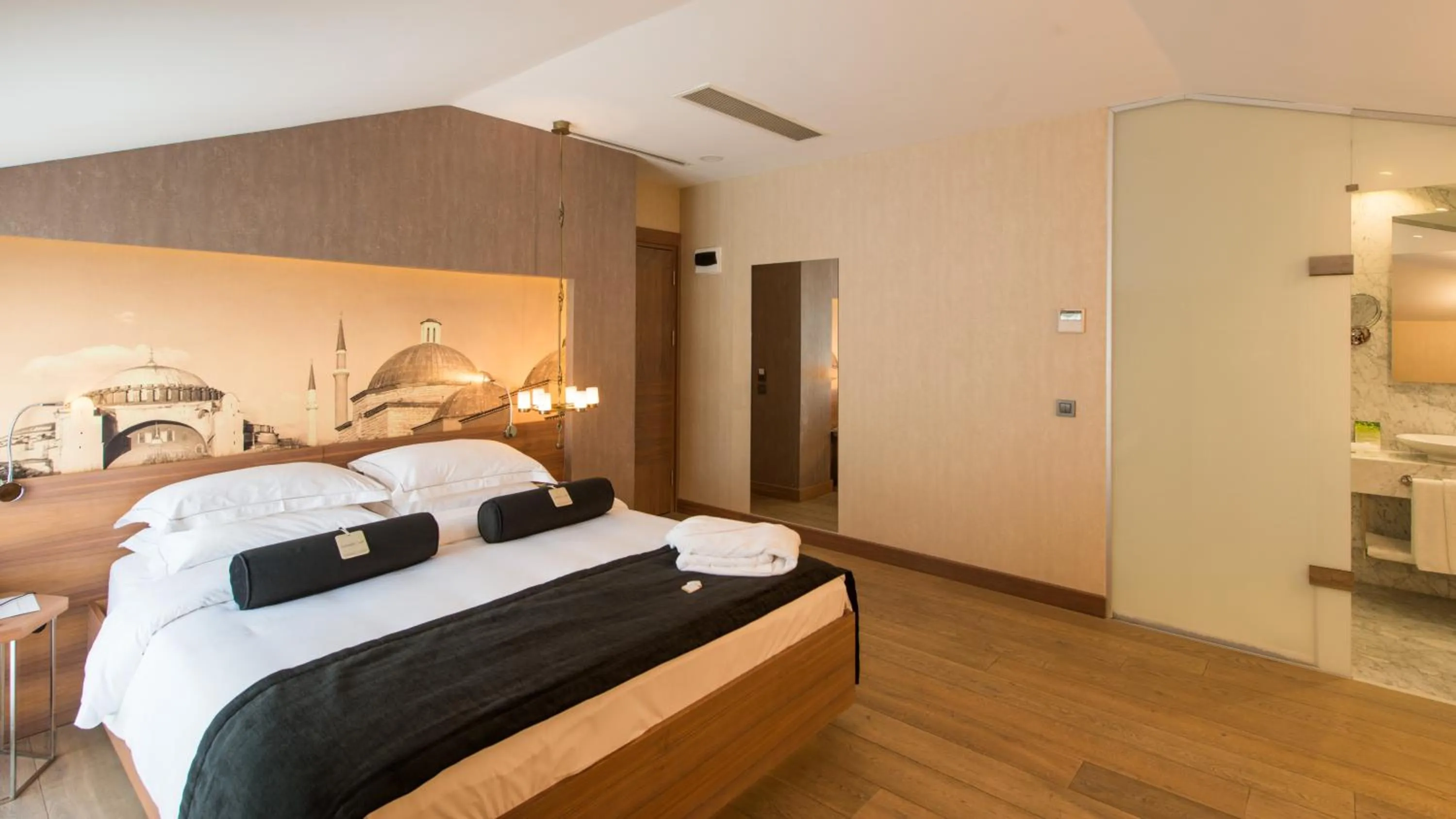 Bed in Hotel Saint Sophia