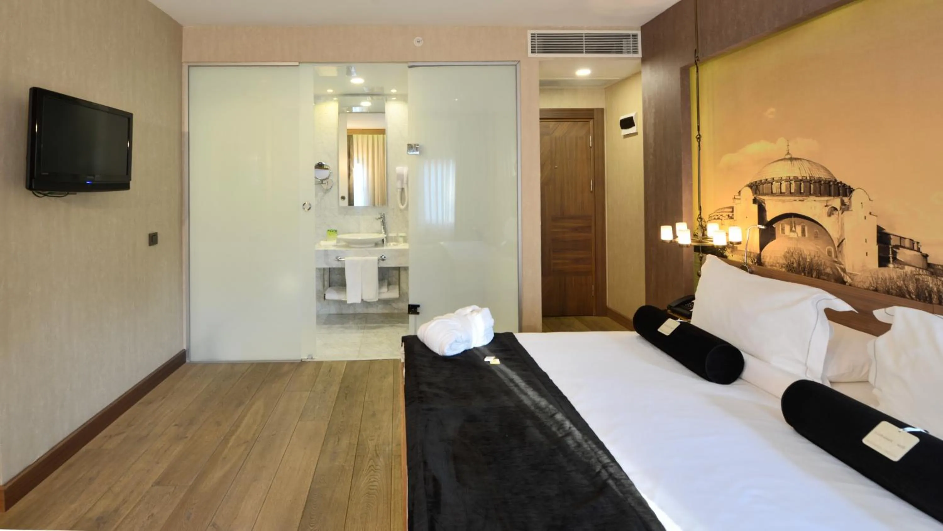 Bed in Hotel Saint Sophia