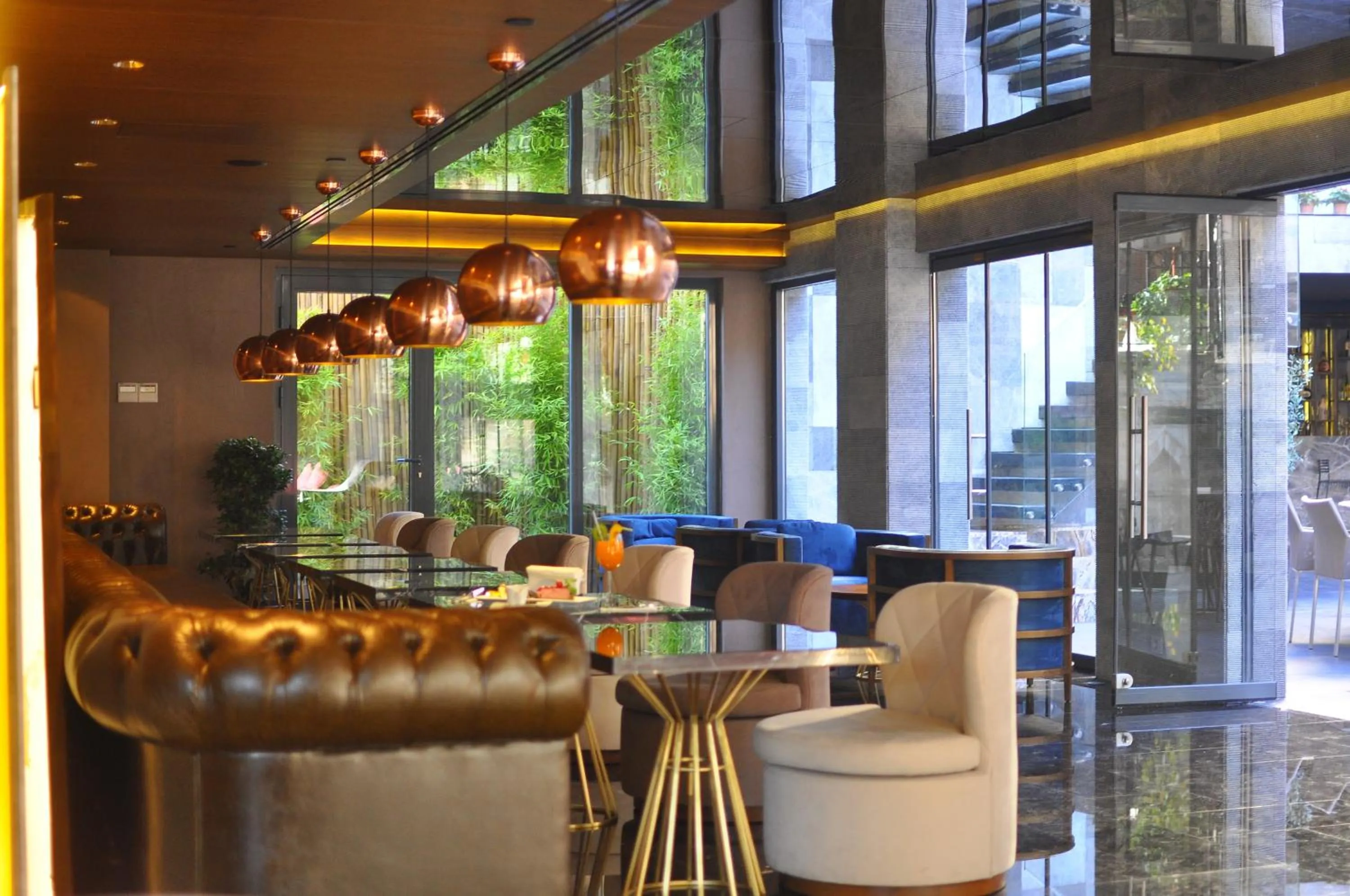 Restaurant/places to eat in Hotel Saint Sophia