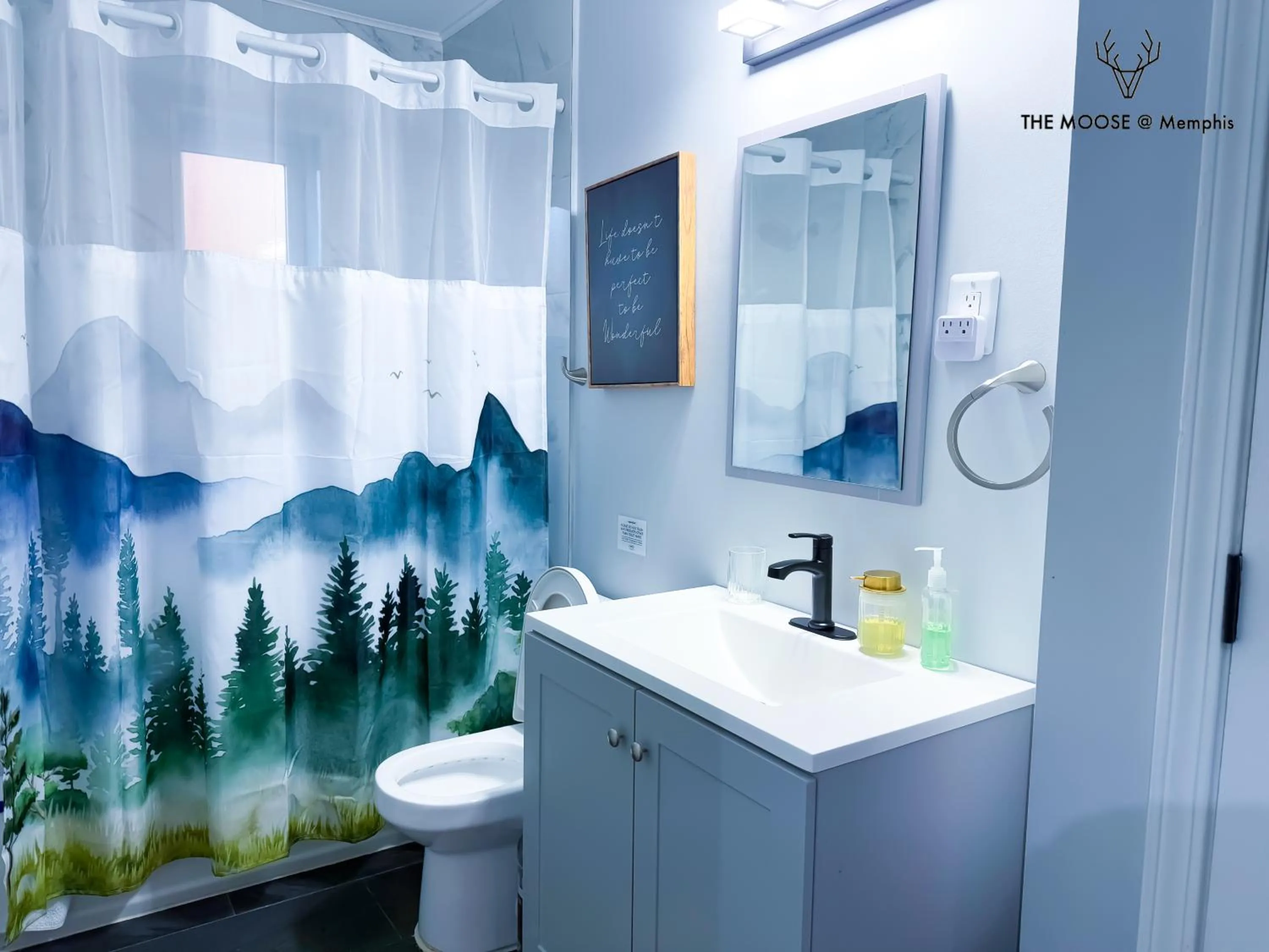 Bathroom in The Moose at Memphis Downtown & Victorian Village