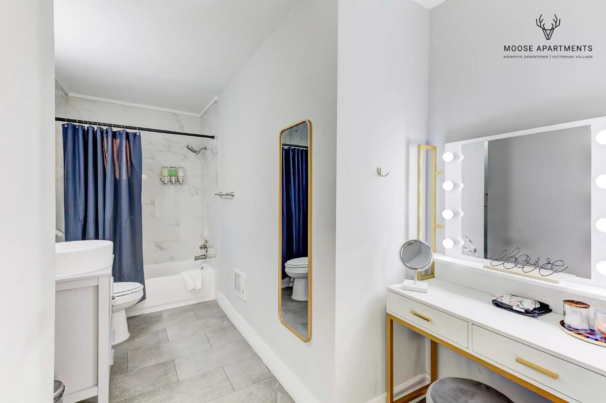 Shower in The Moose at Memphis Downtown & Victorian Village