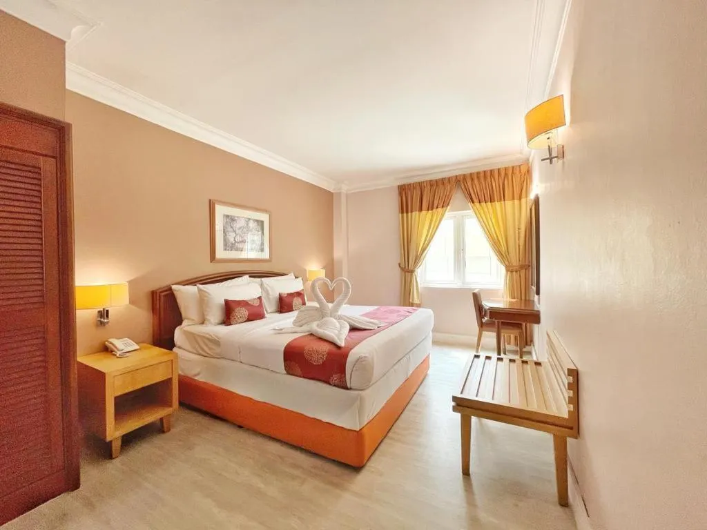 Bedroom, Bed in The Avenue M