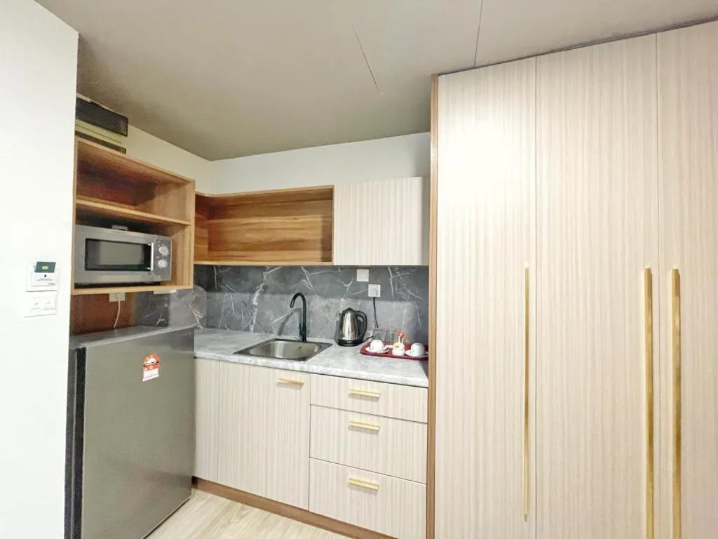 oven in The Avenue M