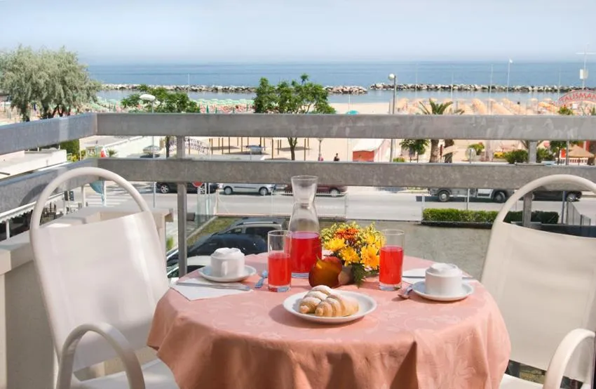 Hotel Ciondolo D'Oro 5 minuti da Rimini Fiera CON PARCHEGGIO INCLUSO
