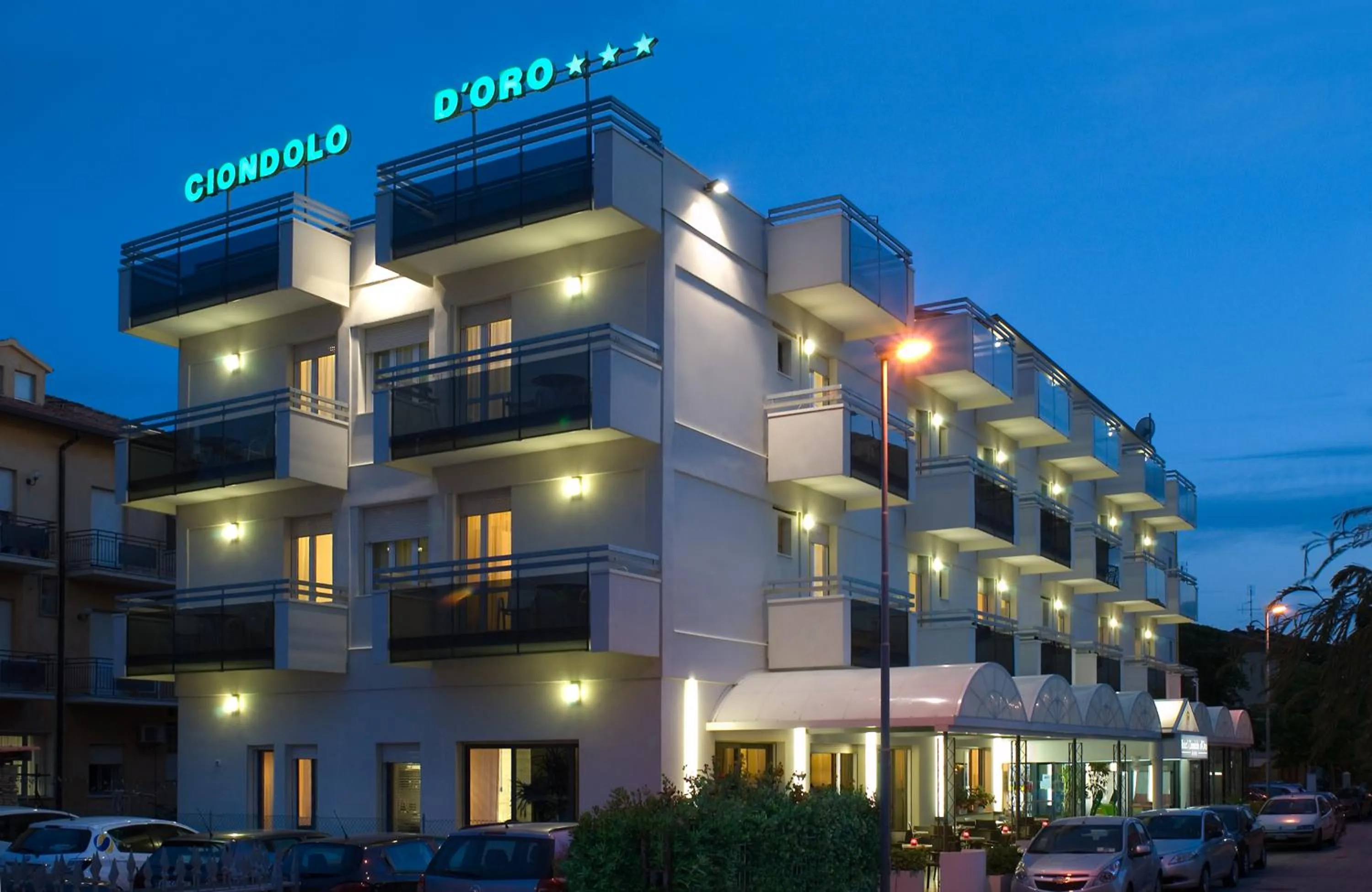 Facade/entrance in Hotel Ciondolo D'Oro 5 minuti da Rimini Fiera CON PARCHEGGIO INCLUSO