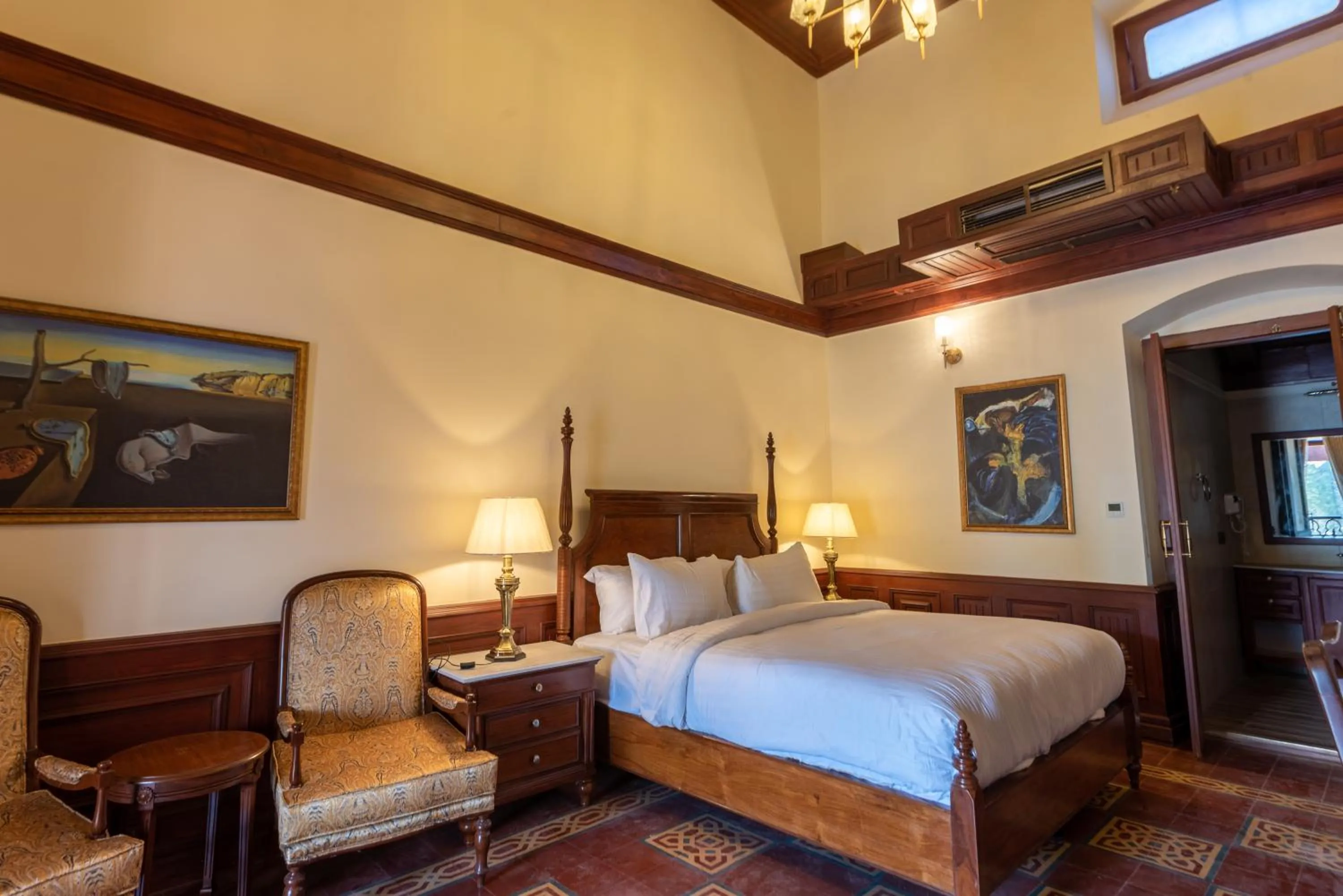 Photo of the whole room, Bed in Cecil by Pearl Continental