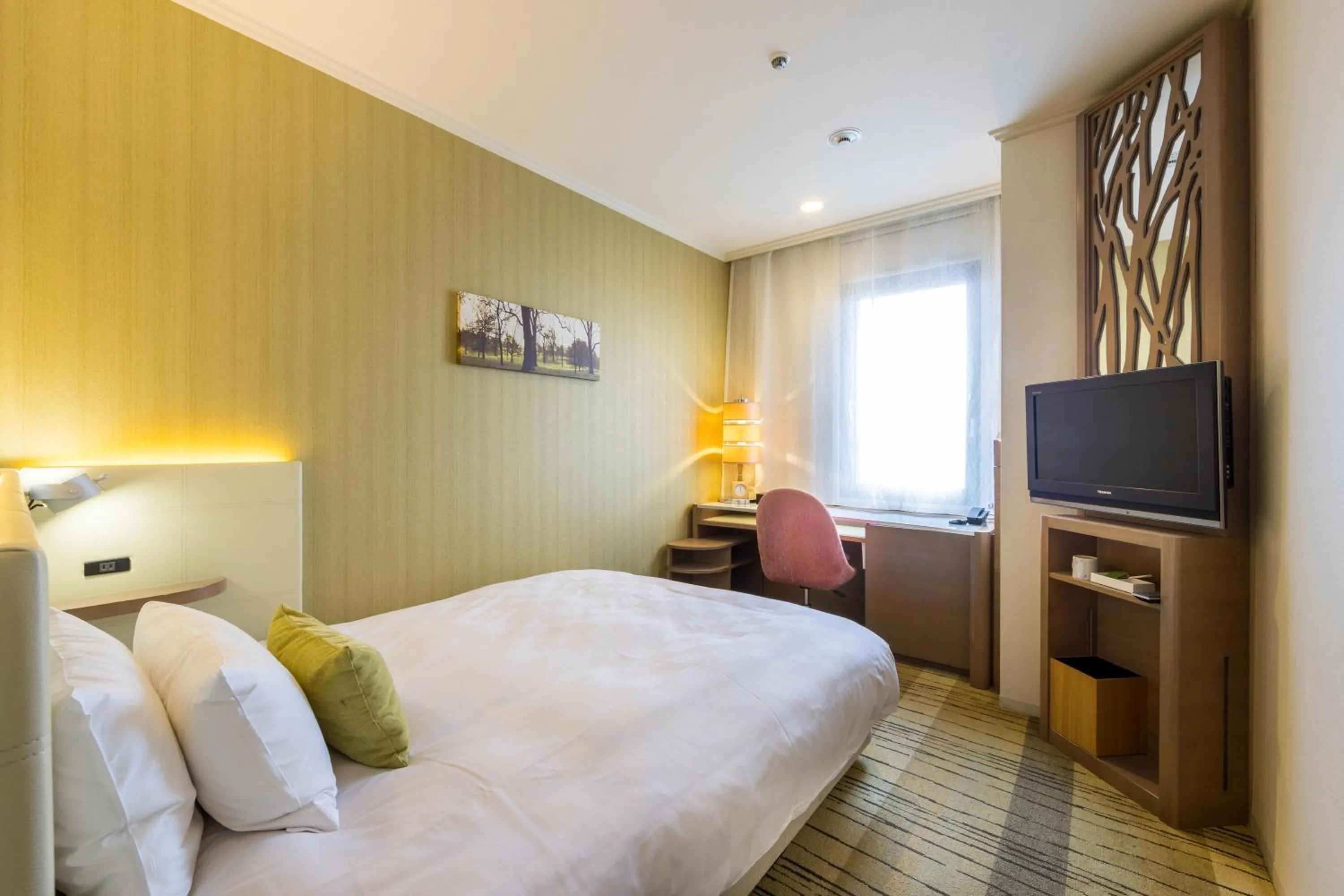 Bed in Kichijoji Excel Hotel Tokyu