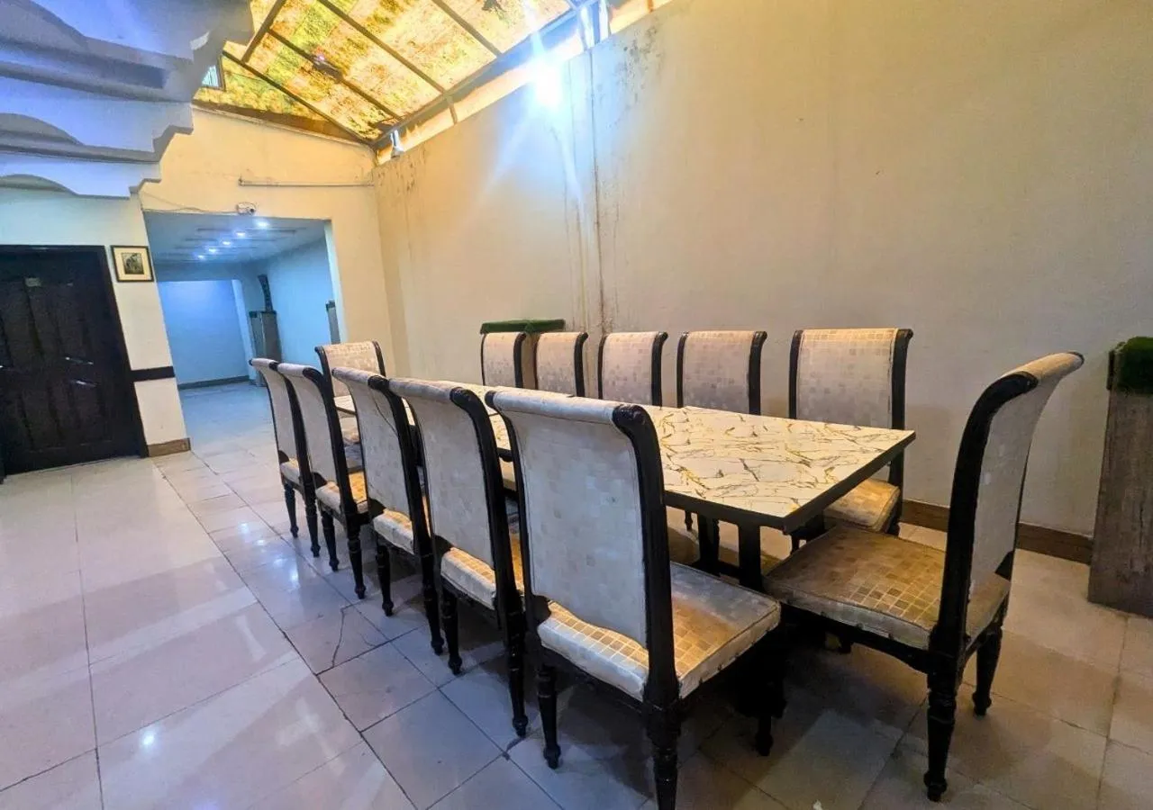 Living room in Quick continental Hotel - Jail Road