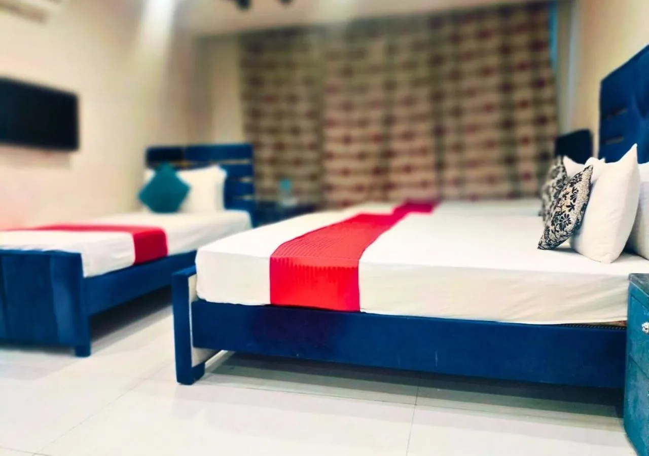 Bed in Quick continental Hotel - Jail Road