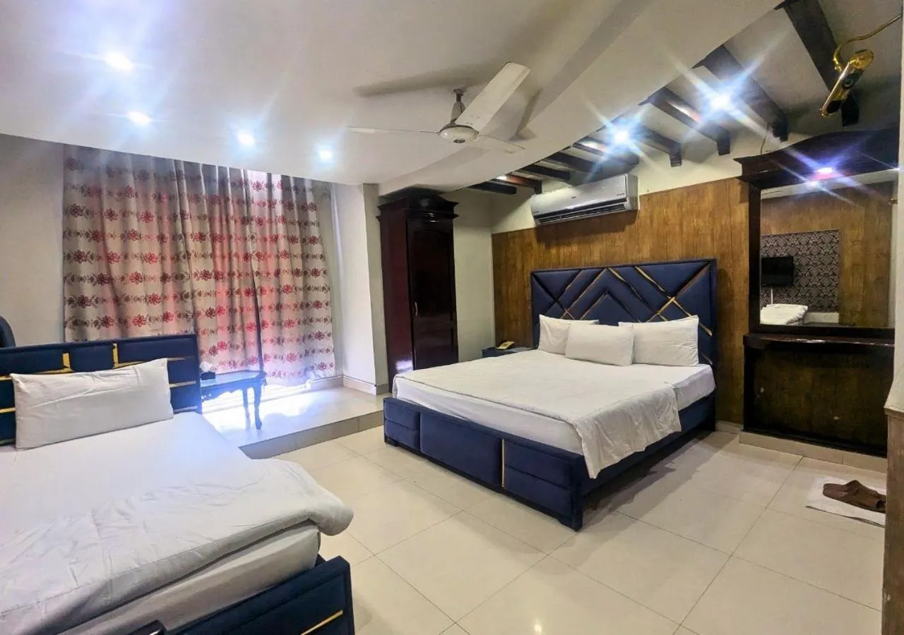 Bed in Quick continental Hotel - Jail Road