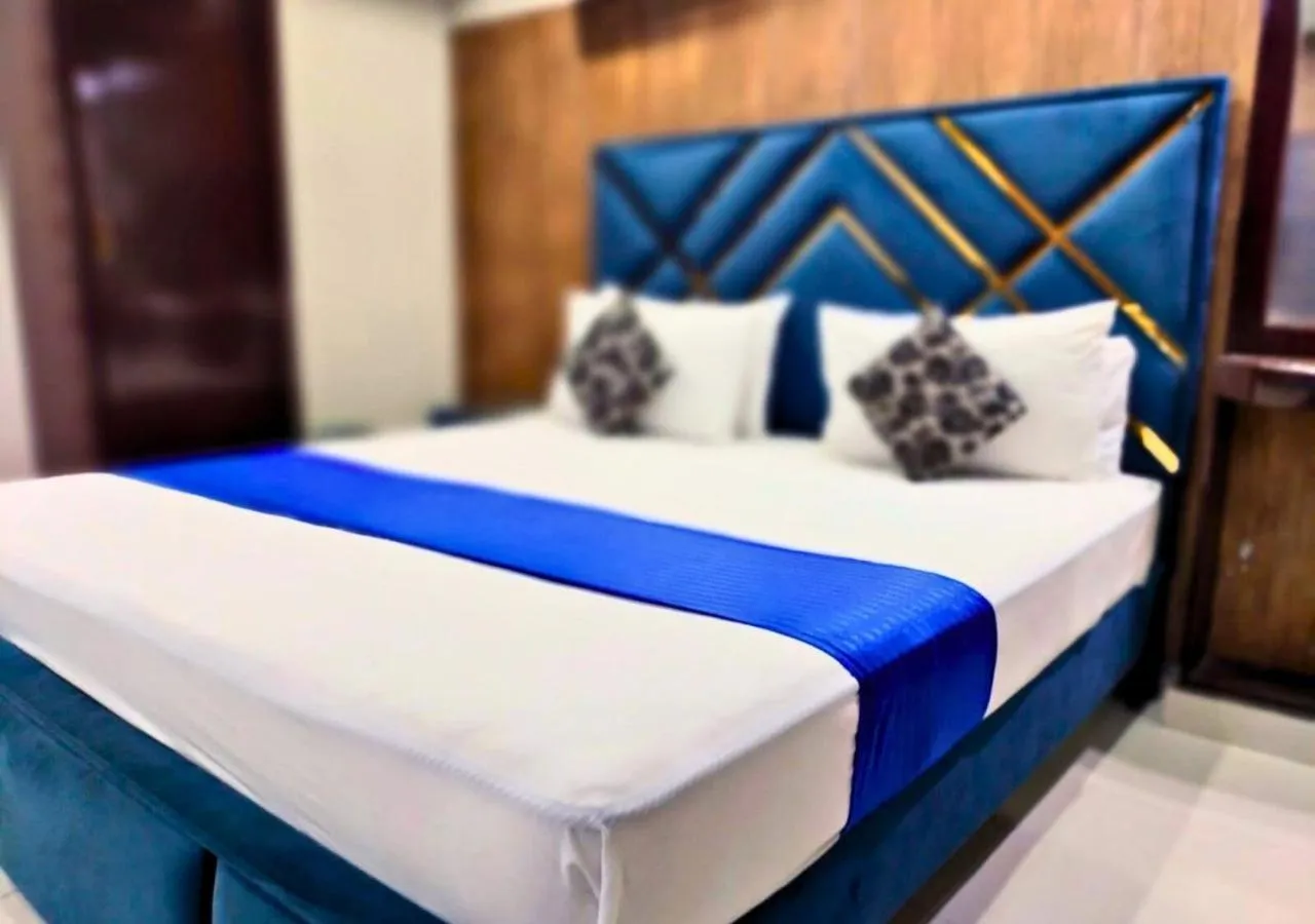 Bed in Quick continental Hotel - Jail Road