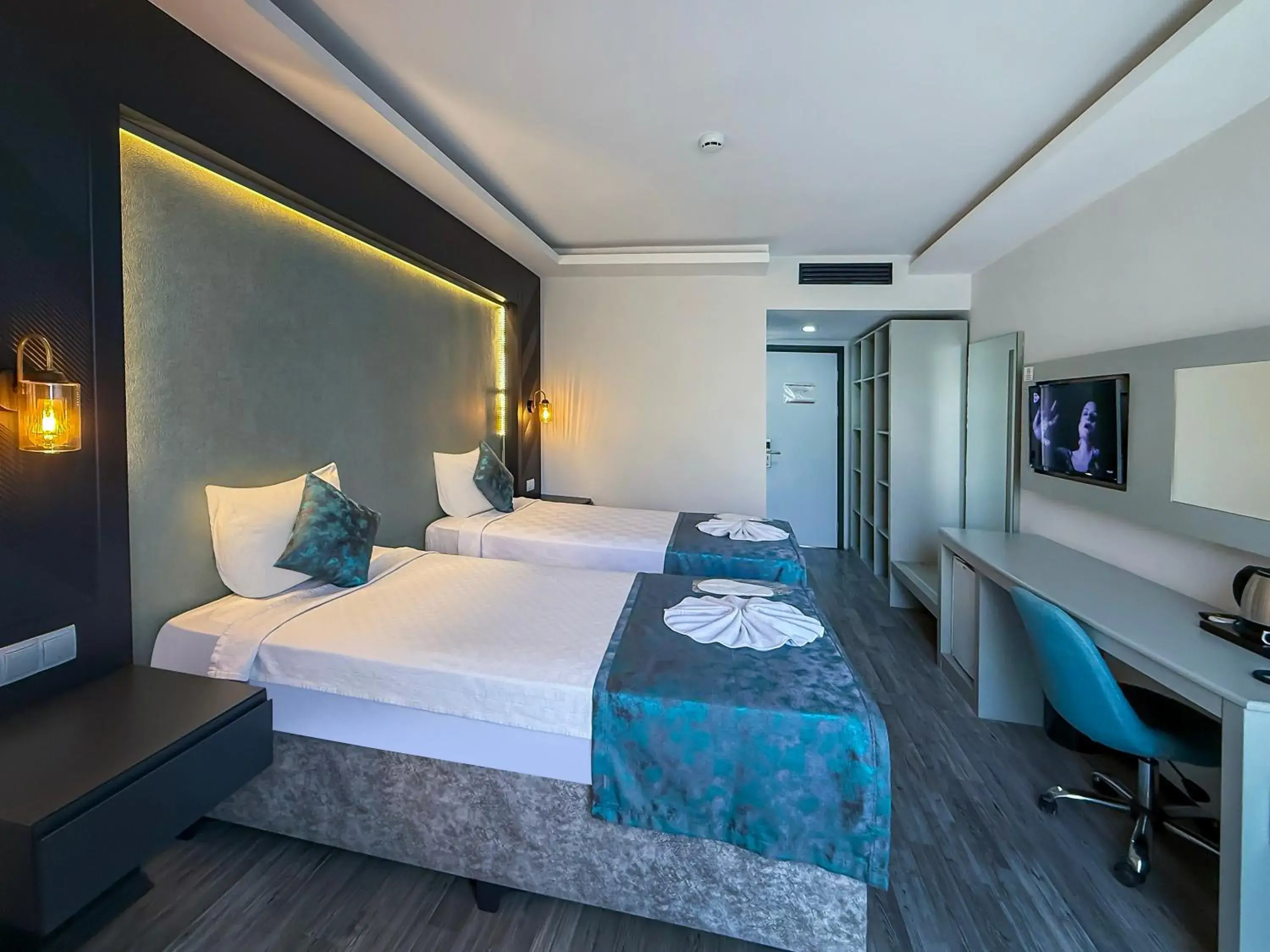 Photo of the whole room, Bed in ANYA RESORT HOTEL Photo of the whole room, Bed in ANYA RESORT HOTEL