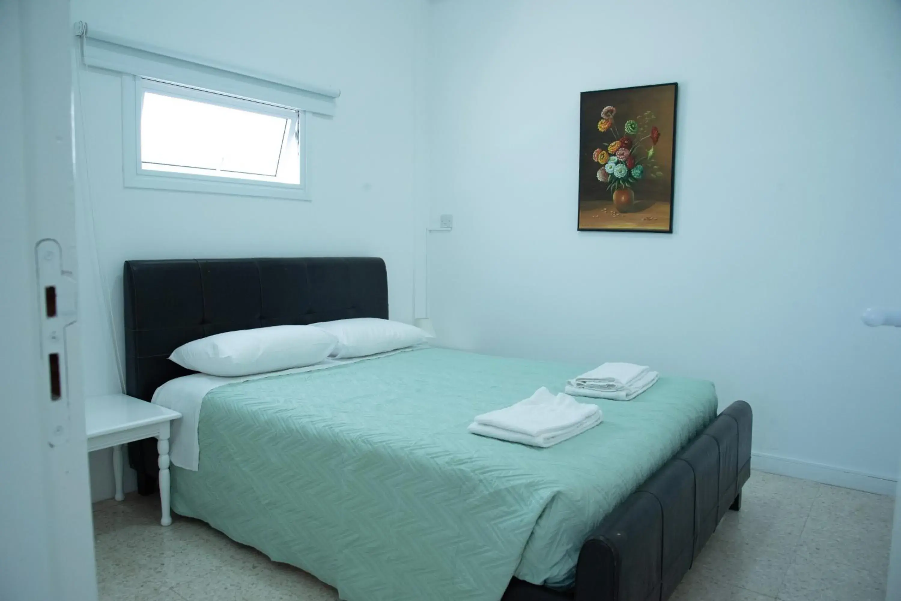 Economy Three-Bedroom Apartment in Flisvos Beach Apartments Economy Three-Bedroom Apartment in Flisvos Beach Apartments