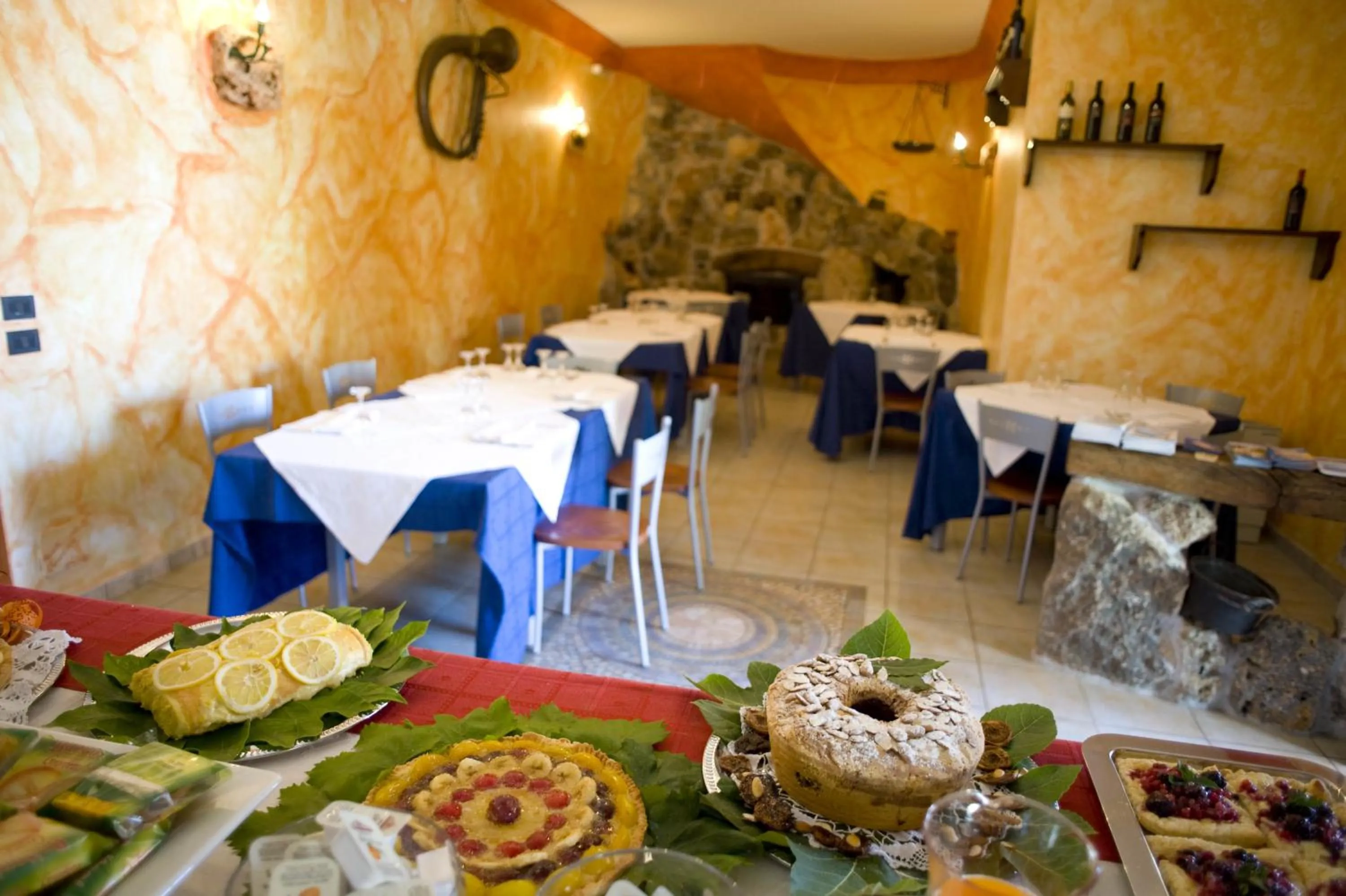 Restaurant/places to eat in B&B NiloSira