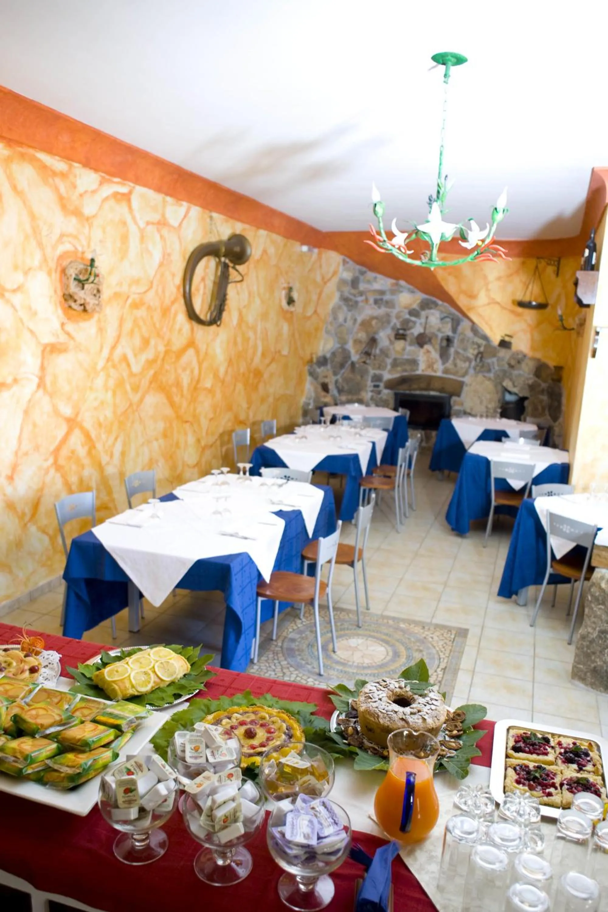 Restaurant/places to eat in B&B NiloSira