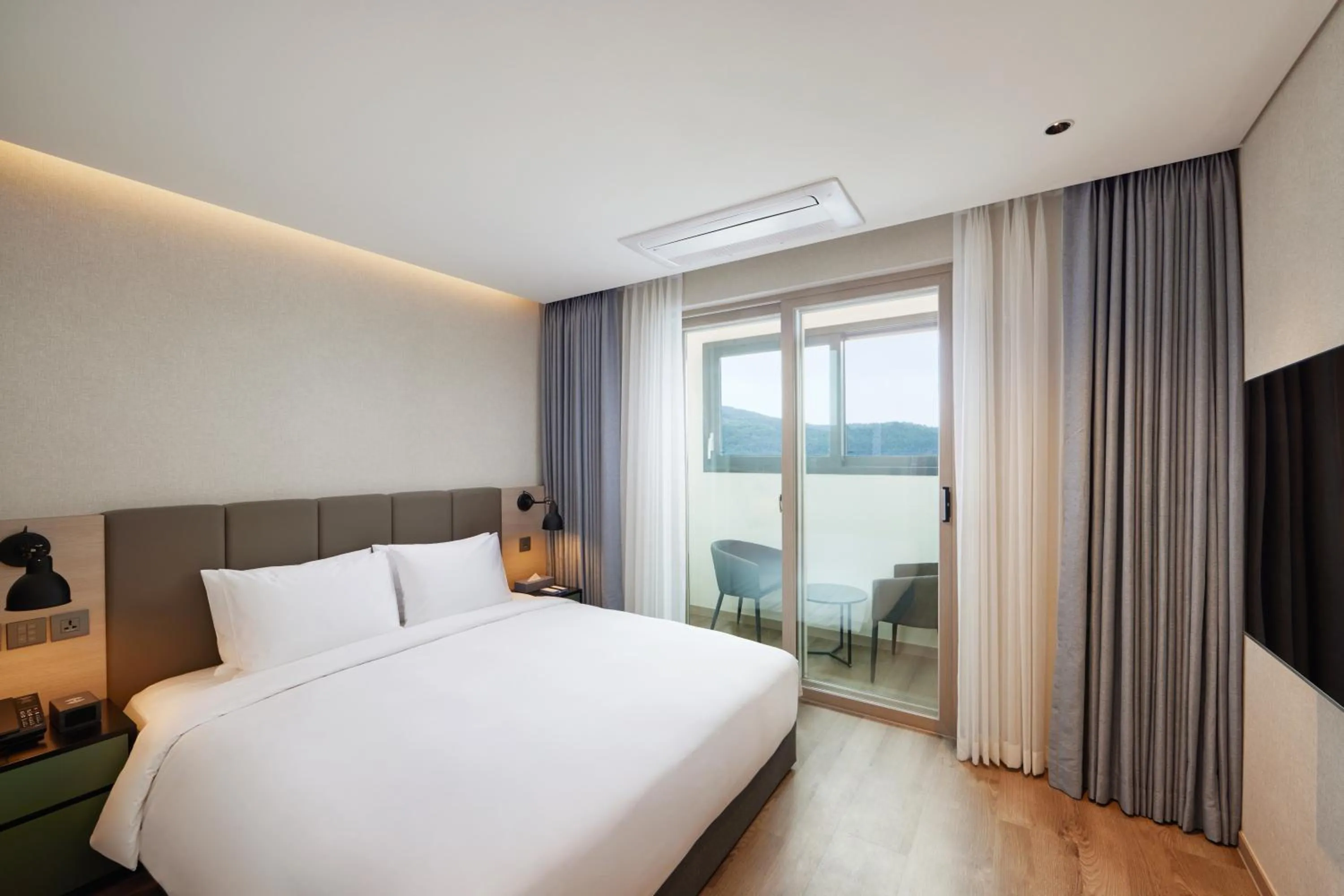 Bed in Citadines Connect Hari Busan