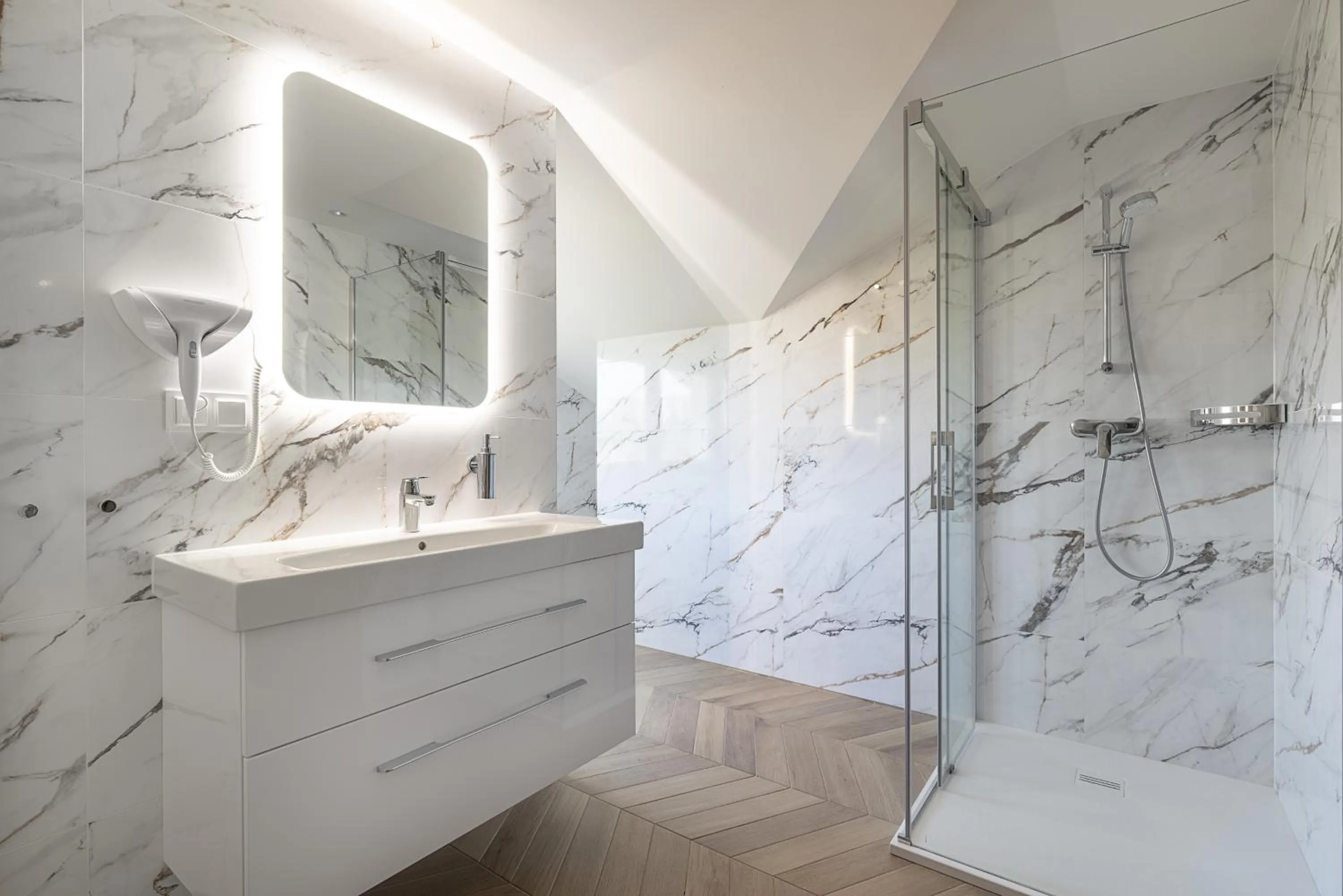 Shower in Belmar Park Resort