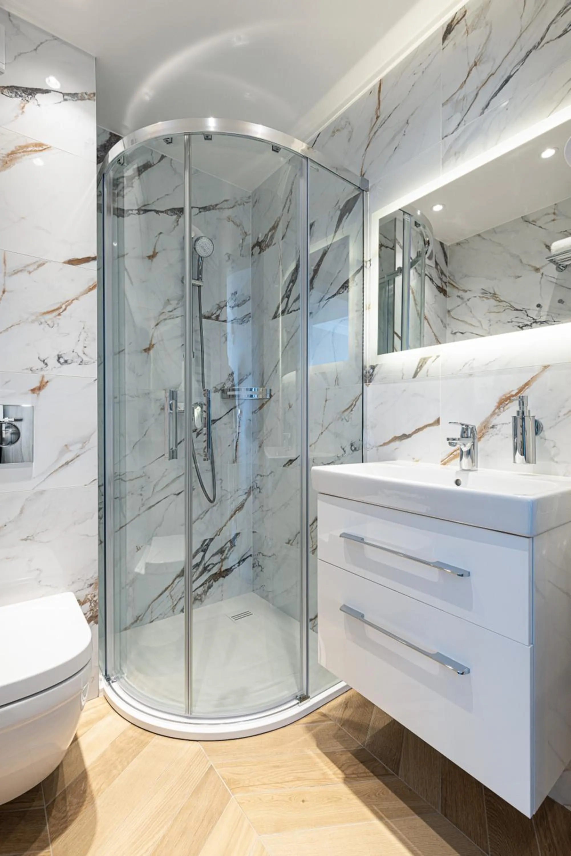 Shower in Belmar Park Resort