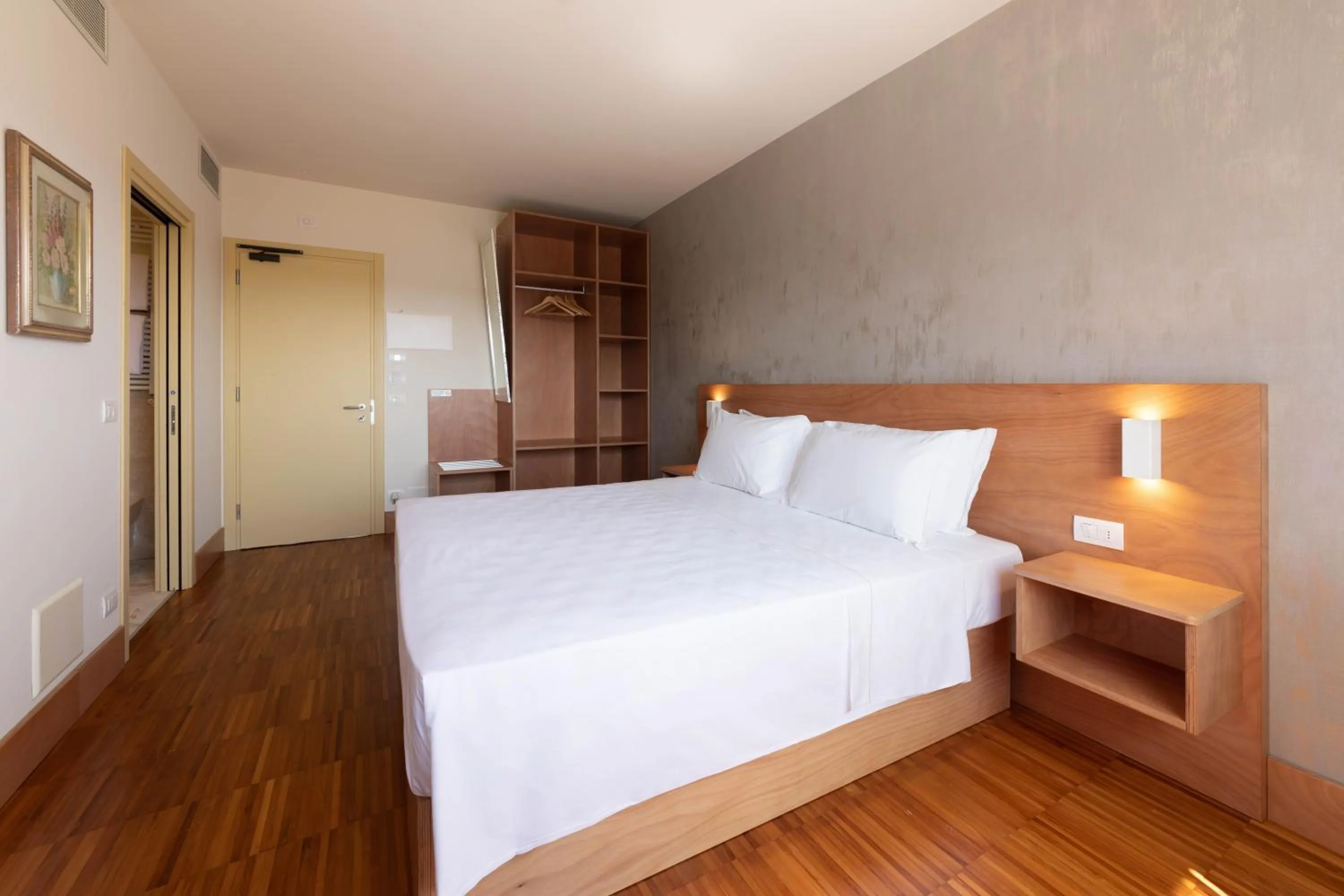 Bedroom, Bed in Torre Antica Venice Airport Hotel