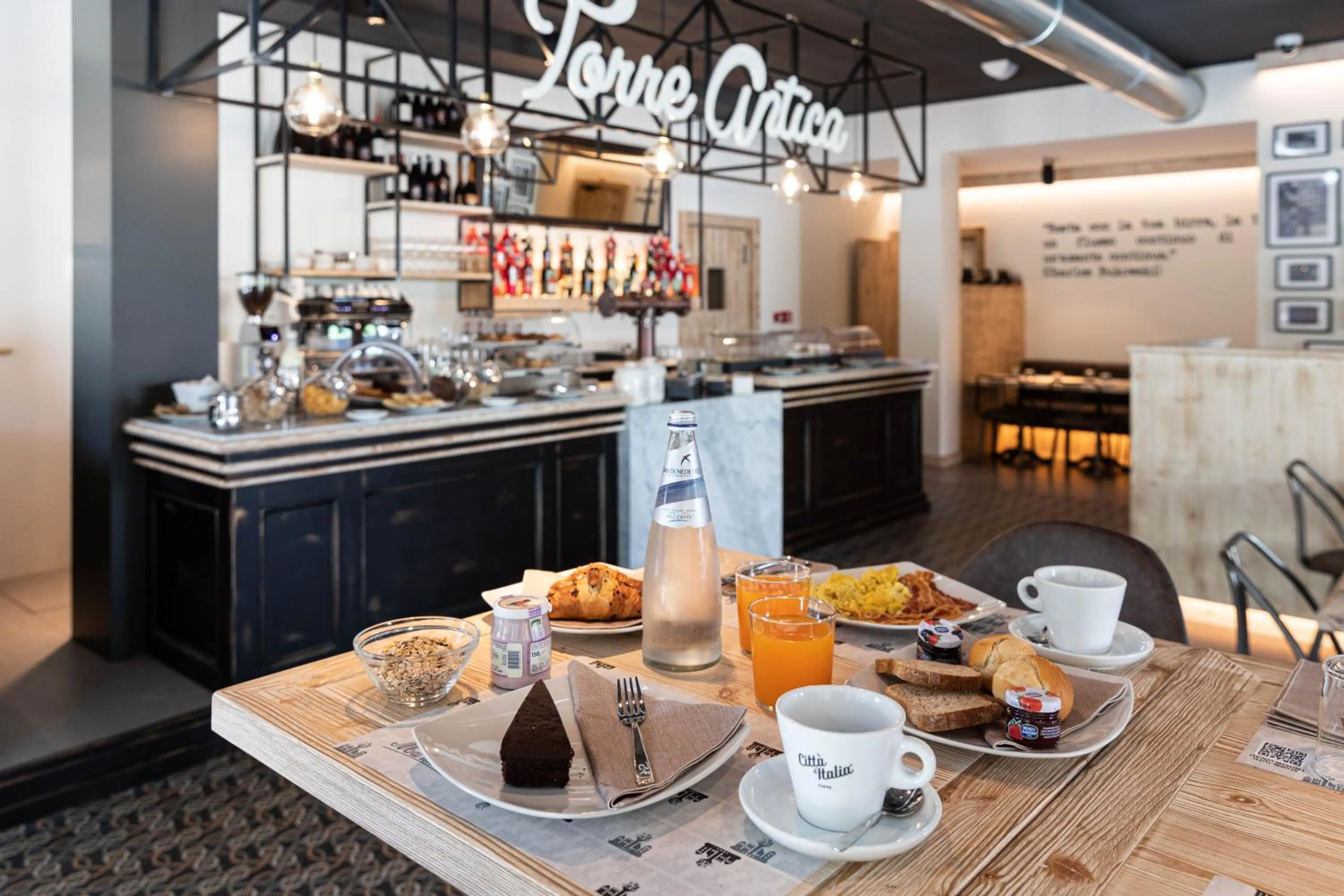 Restaurant/places to eat in Torre Antica Venice Airport Hotel