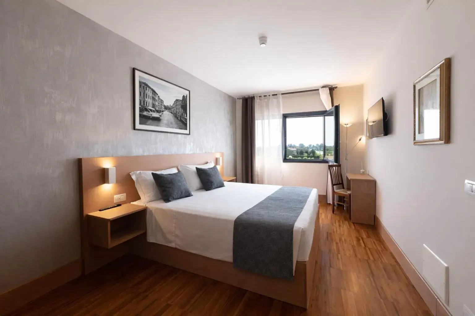 Bed in Torre Antica Venice Airport Hotel Bed in Torre Antica Venice Airport Hotel