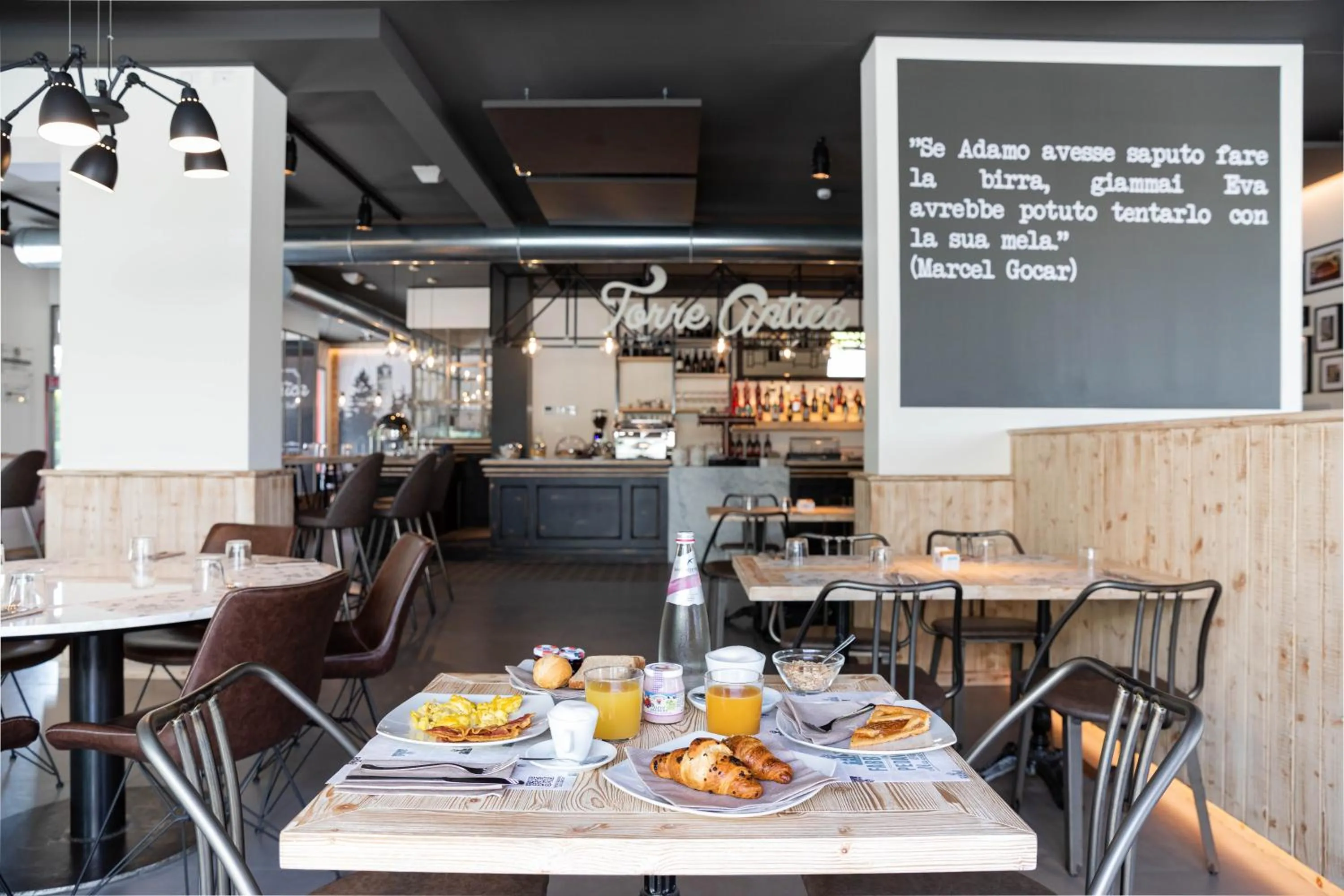 Restaurant/places to eat in Torre Antica Venice Airport Hotel