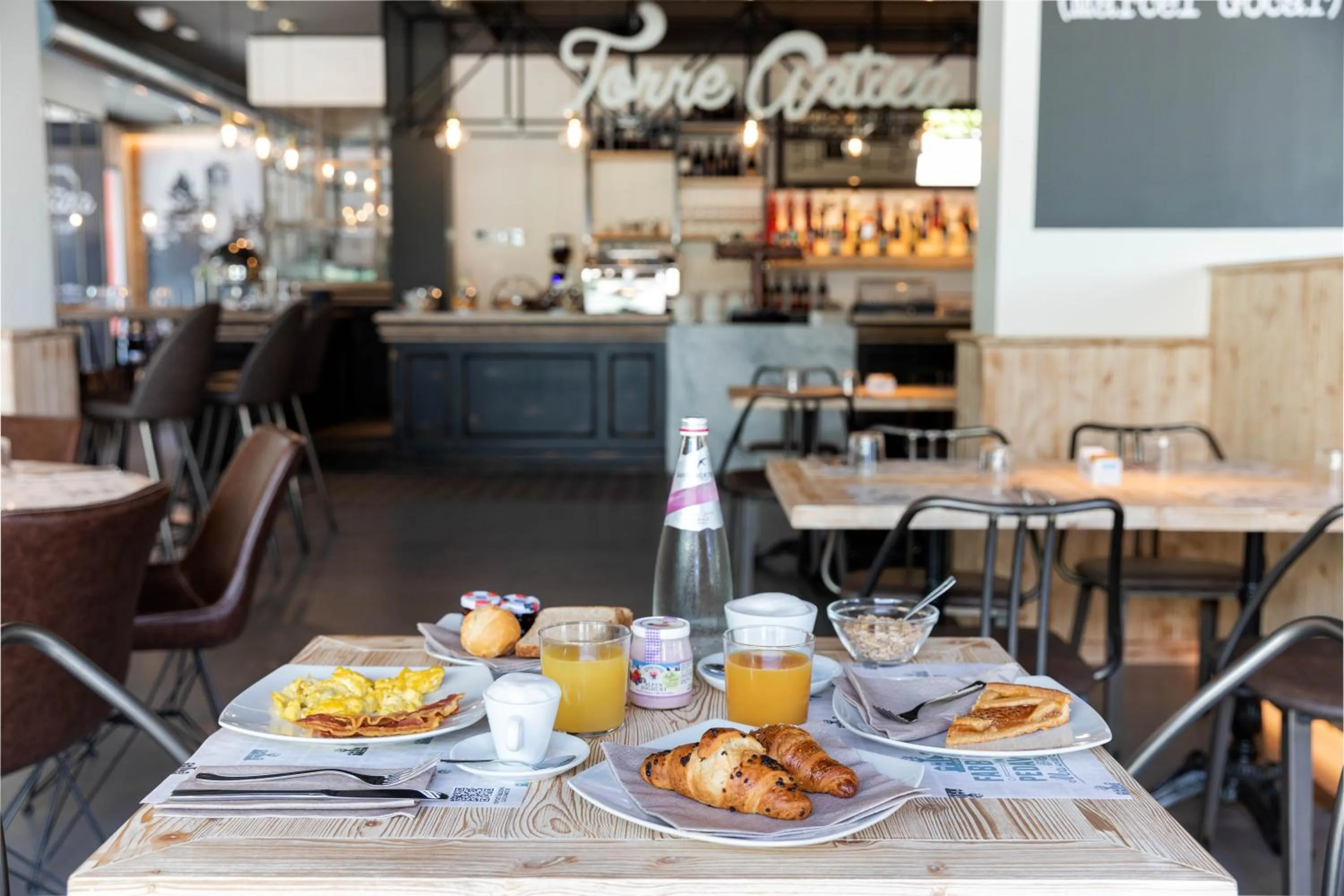 Restaurant/places to eat in Torre Antica Venice Airport Hotel