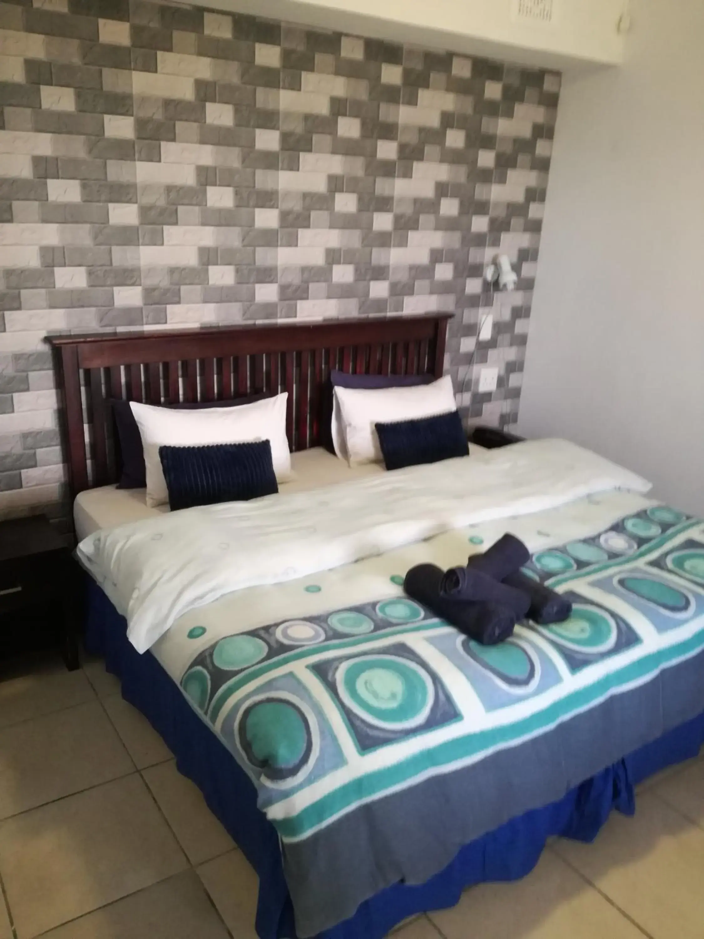 Family Room - single occupancy in Dolphin Point B&B Family Room - single occupancy in Dolphin Point B&B