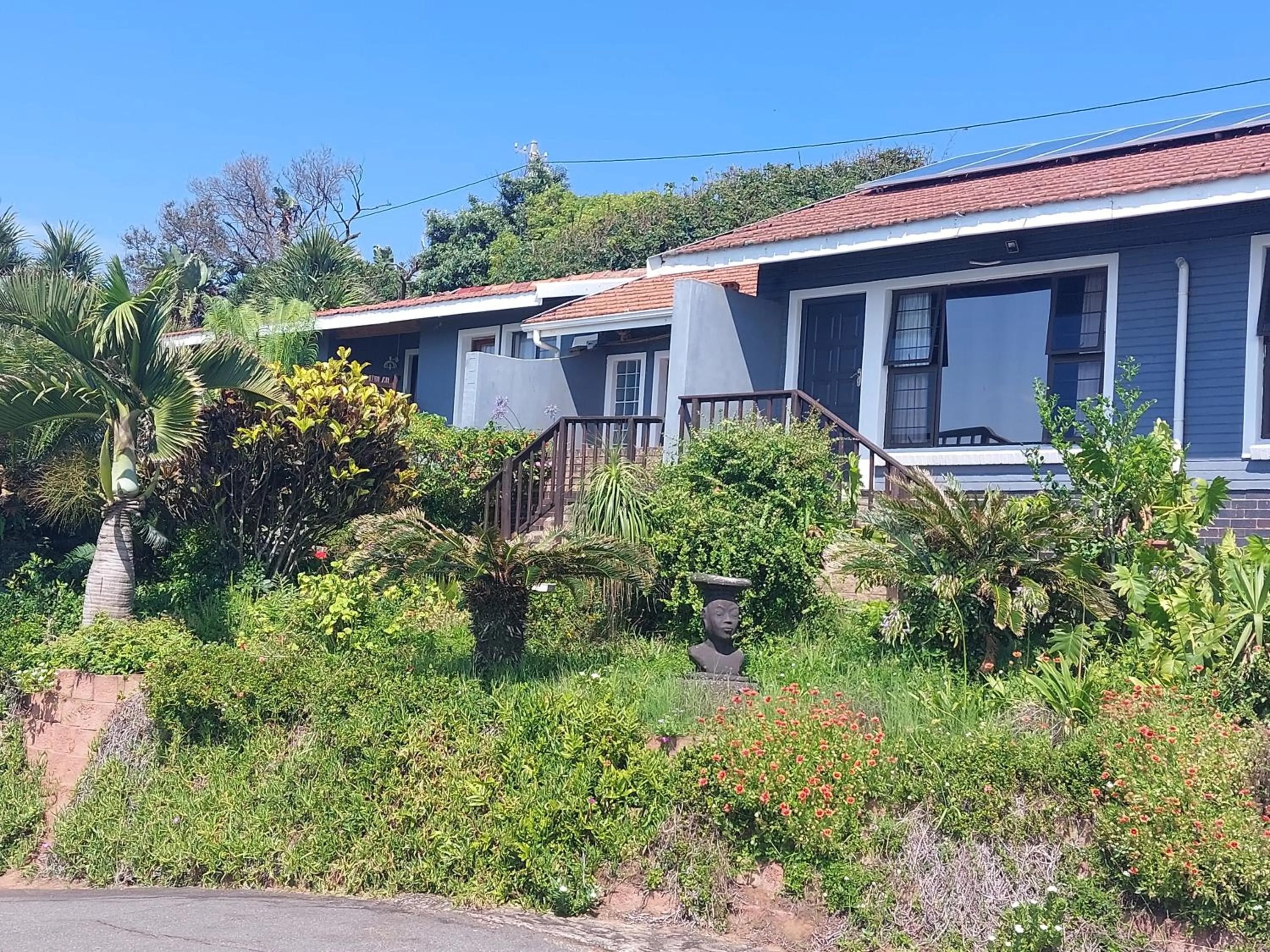 Property building in Dolphin Point B&B