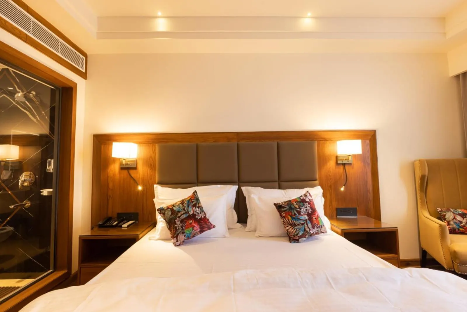 Bedroom, Bed in Clarks Inn Express Ludhiana